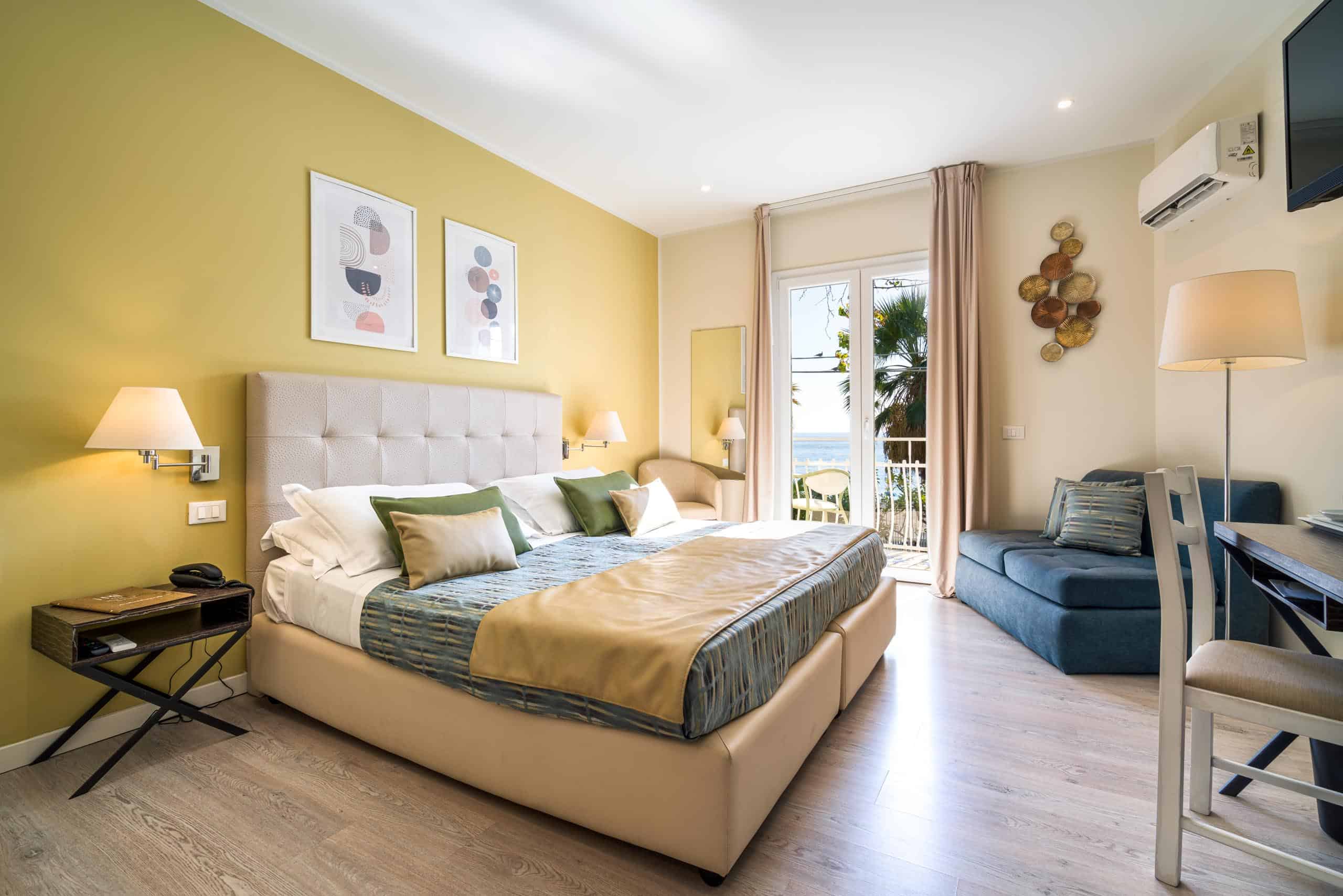 Double Superior Sea Front