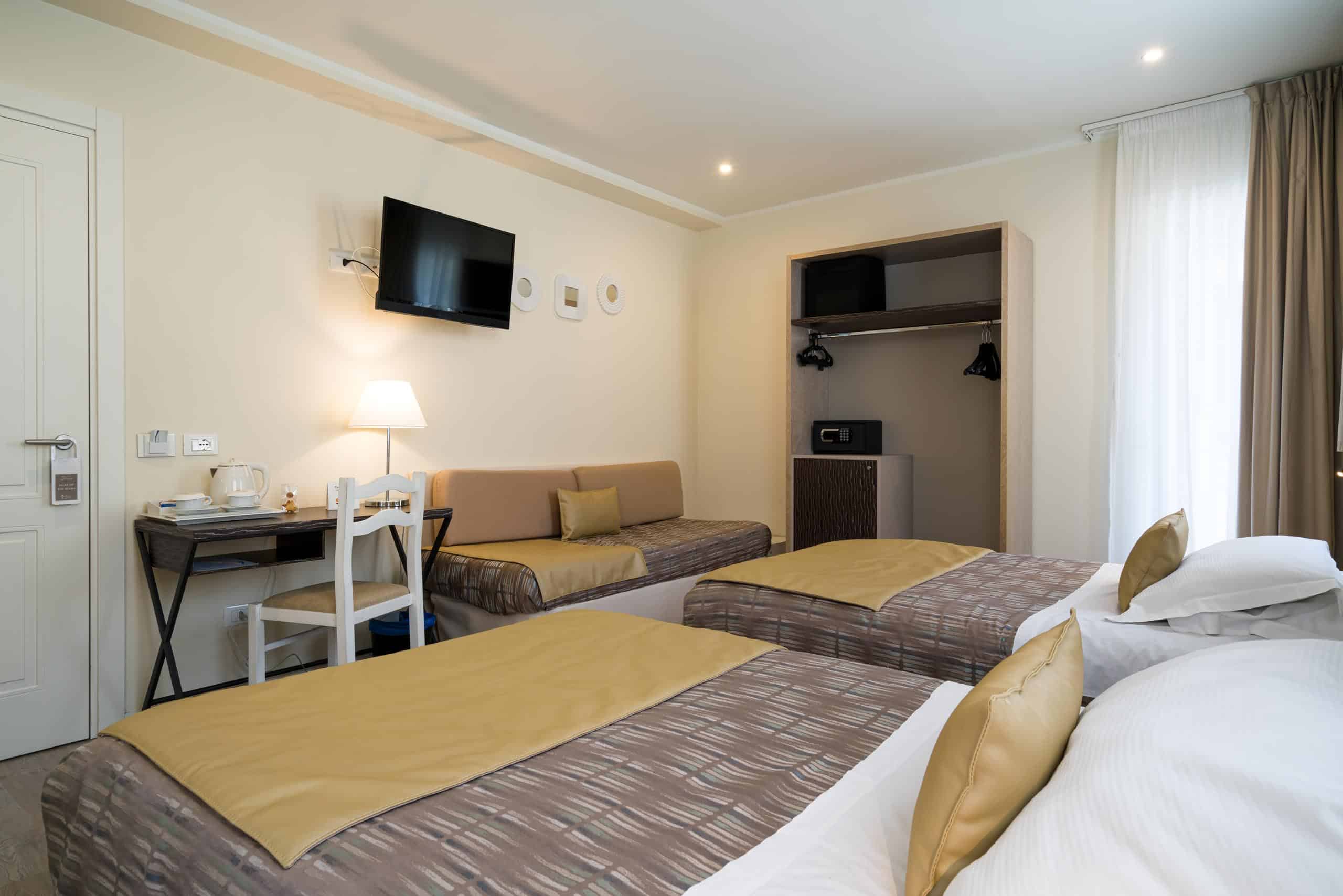 Quadruple Side Sea View with Balcony