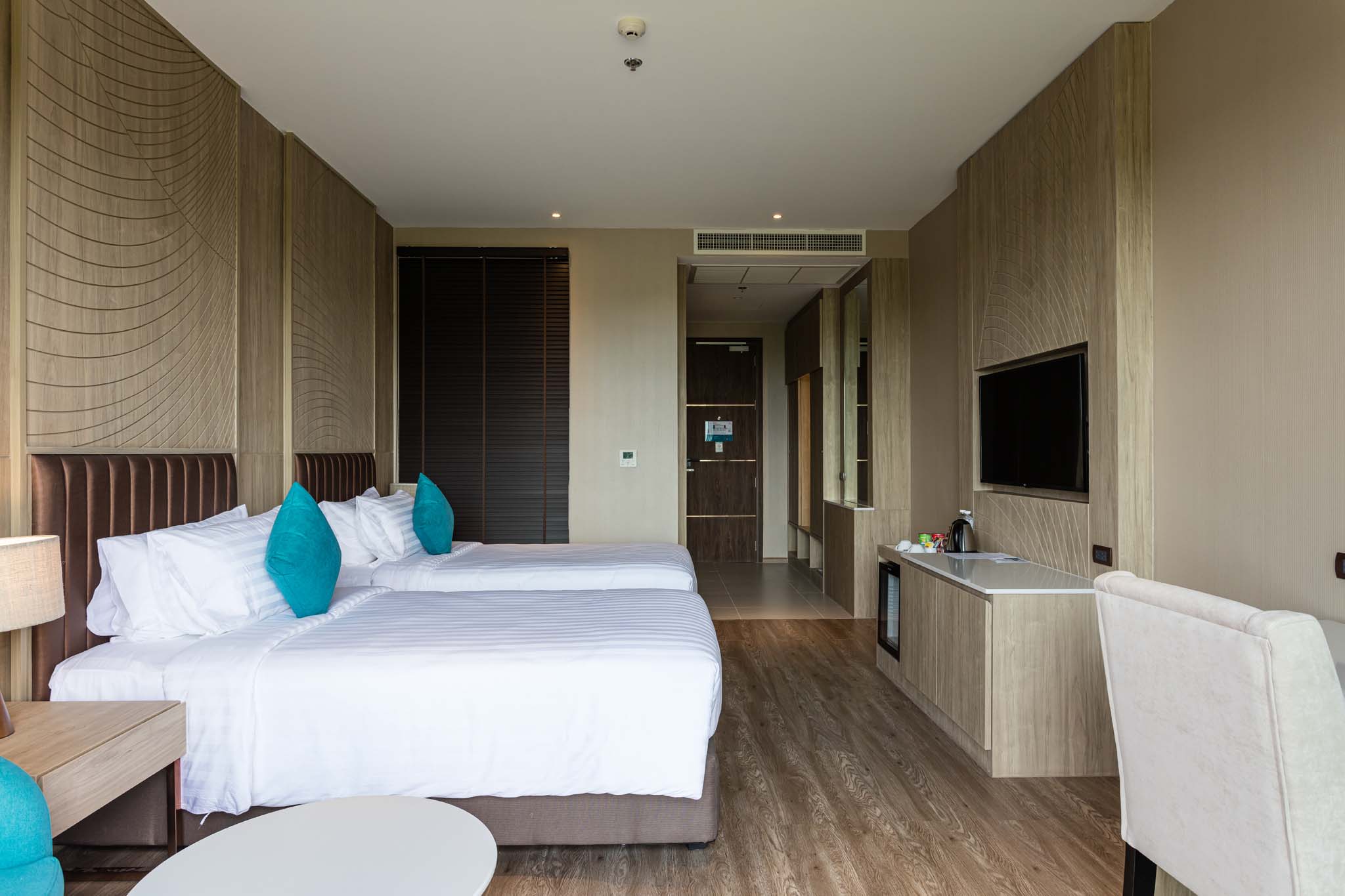 Twin Deluxe with Views