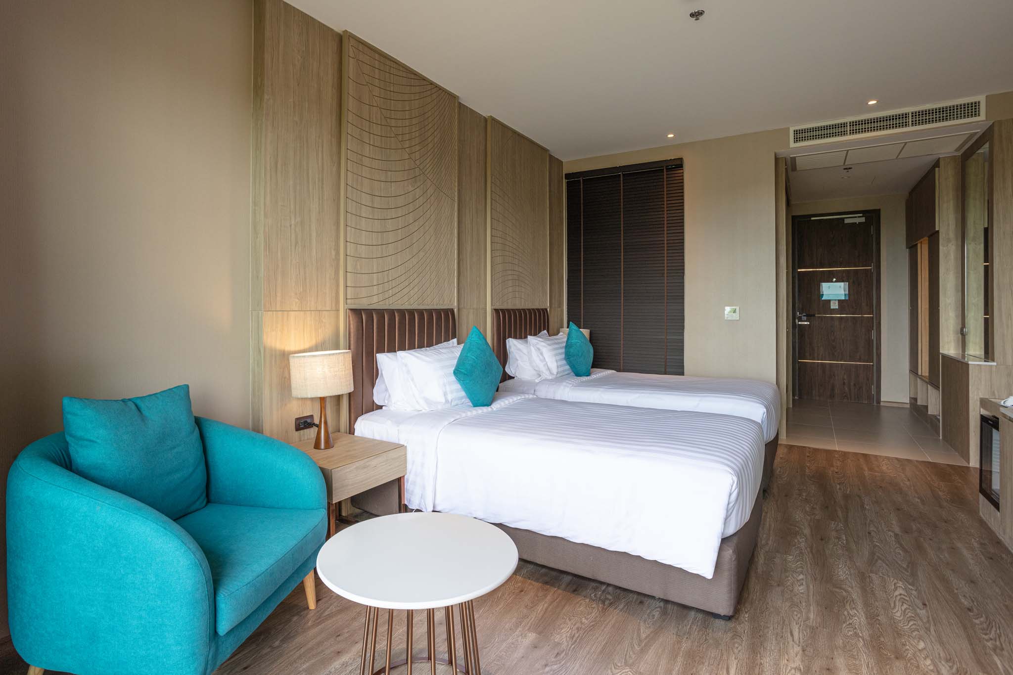 Twin Deluxe with Views