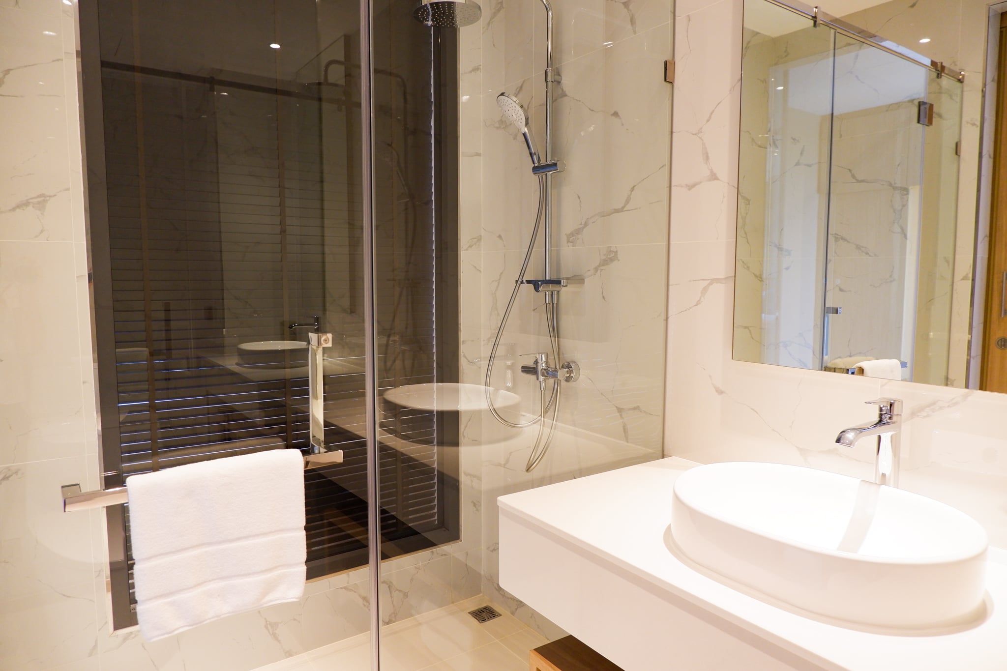 Twin Deluxe with Views