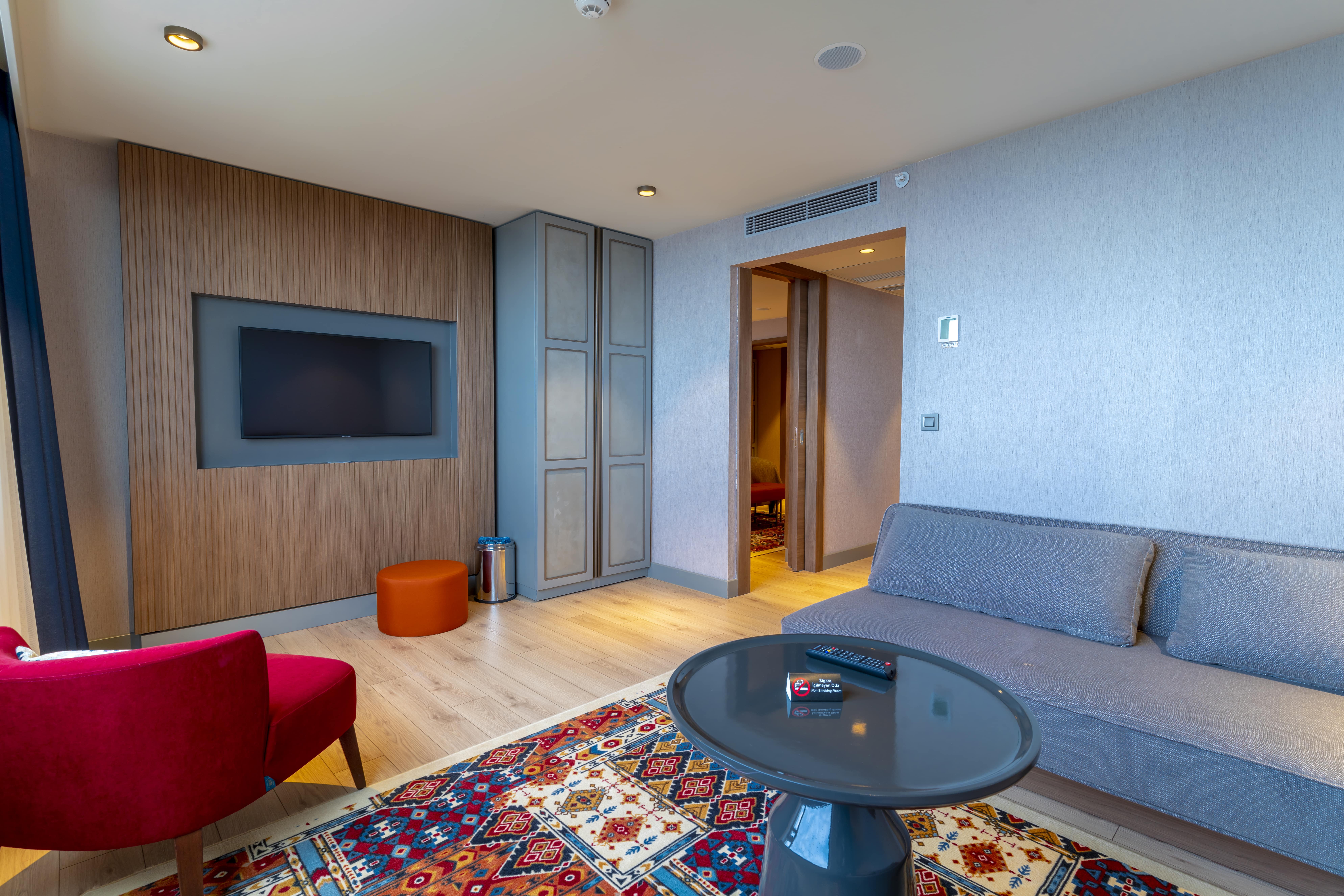 Suite King Bed One Bedroom 