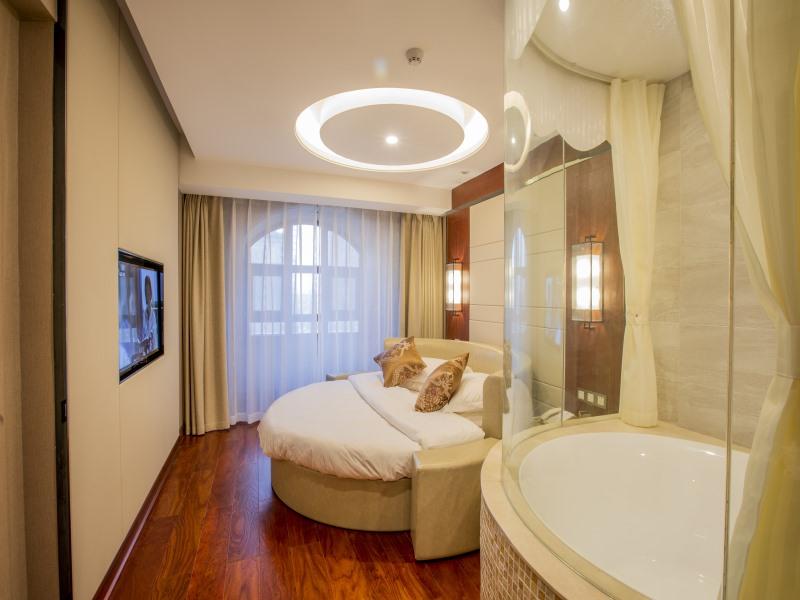 Double King Size Bed