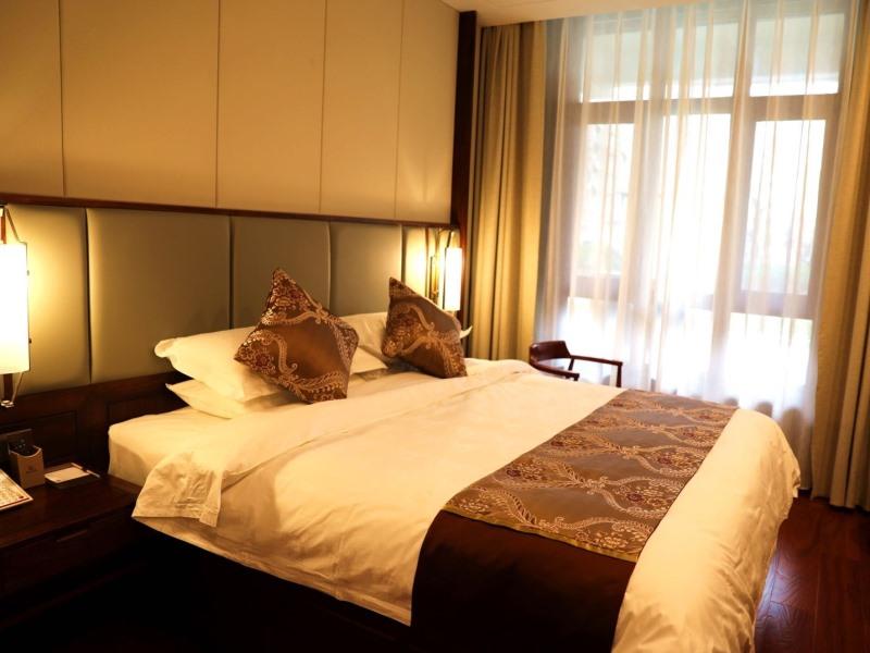 Double Business King Bed