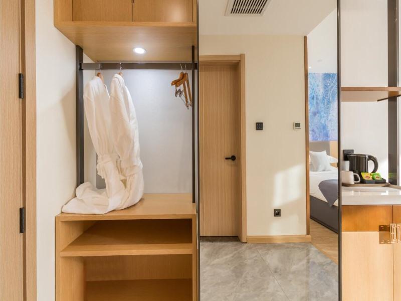 Double Business King Bed