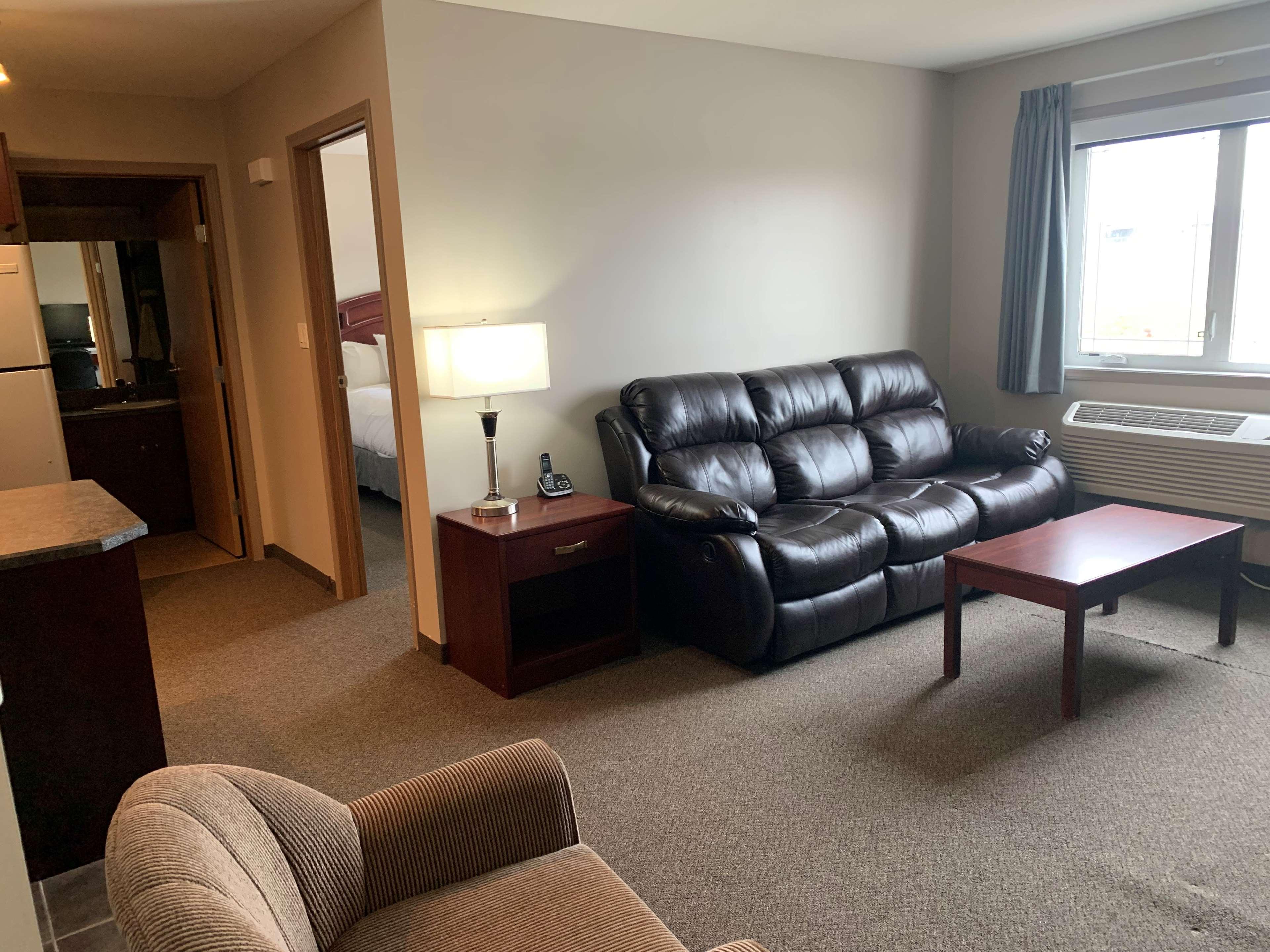 Suite Queen Bed Non Smoking