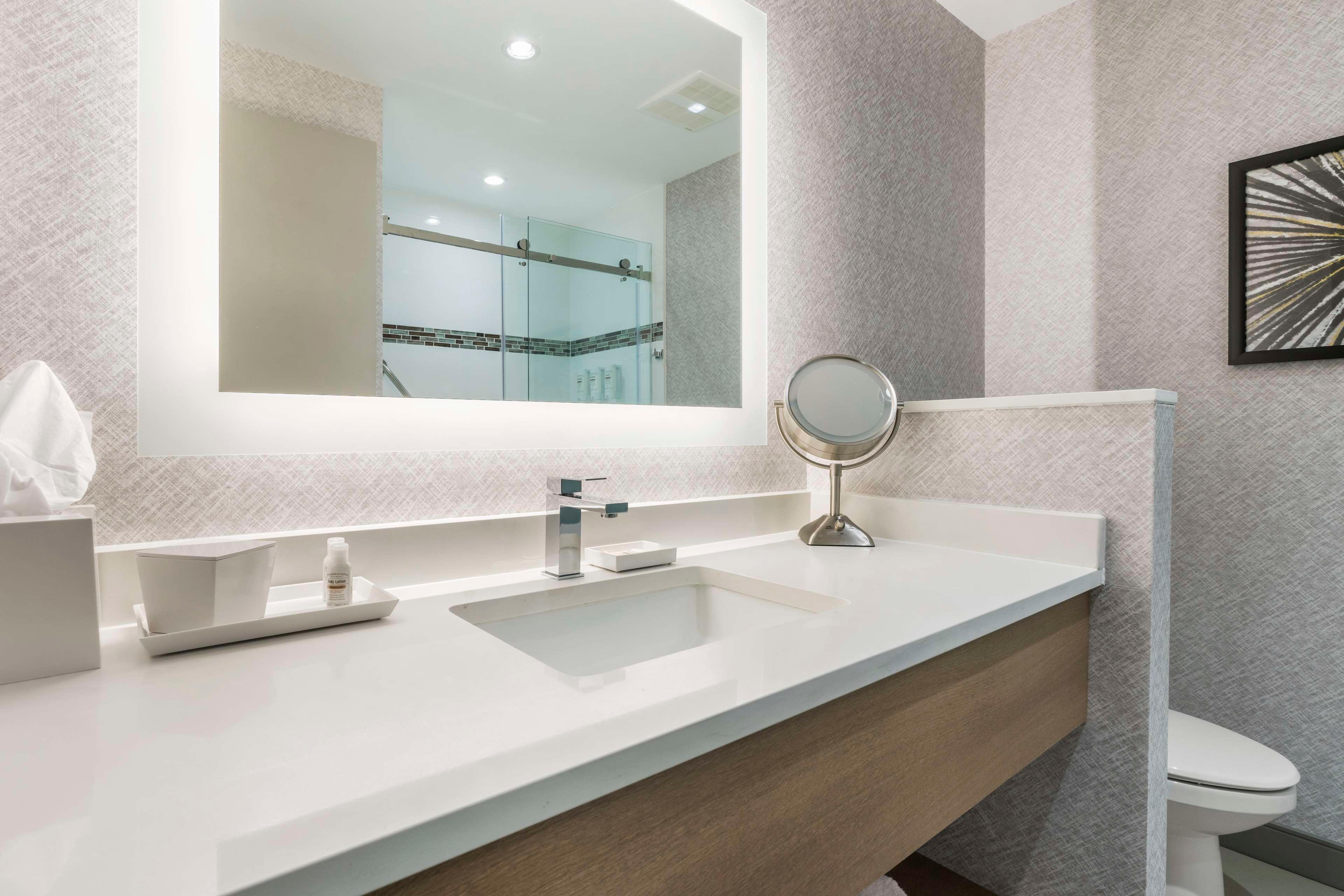 Room Accessible King Size Bed