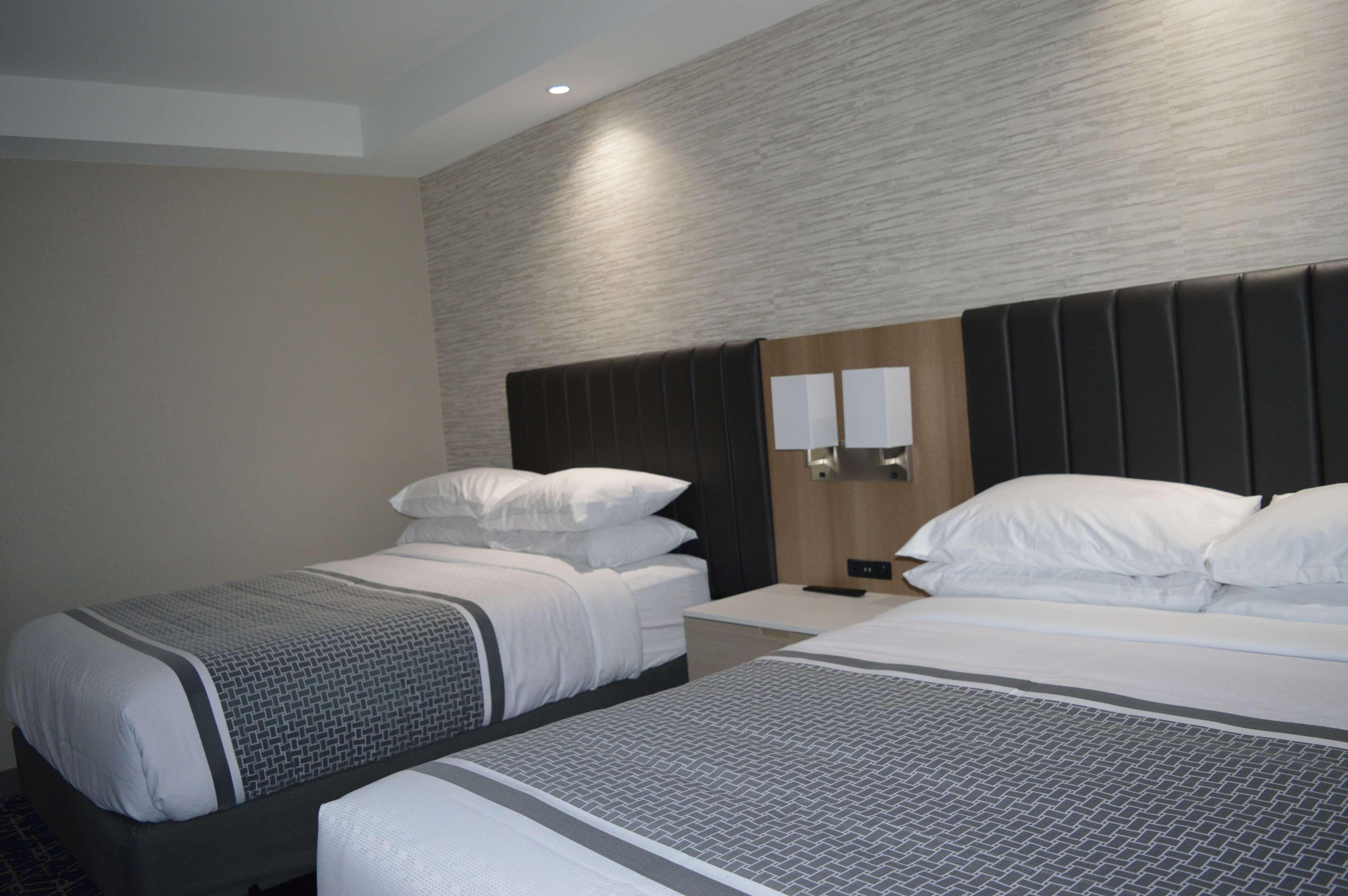 Suite Two Queen Beds