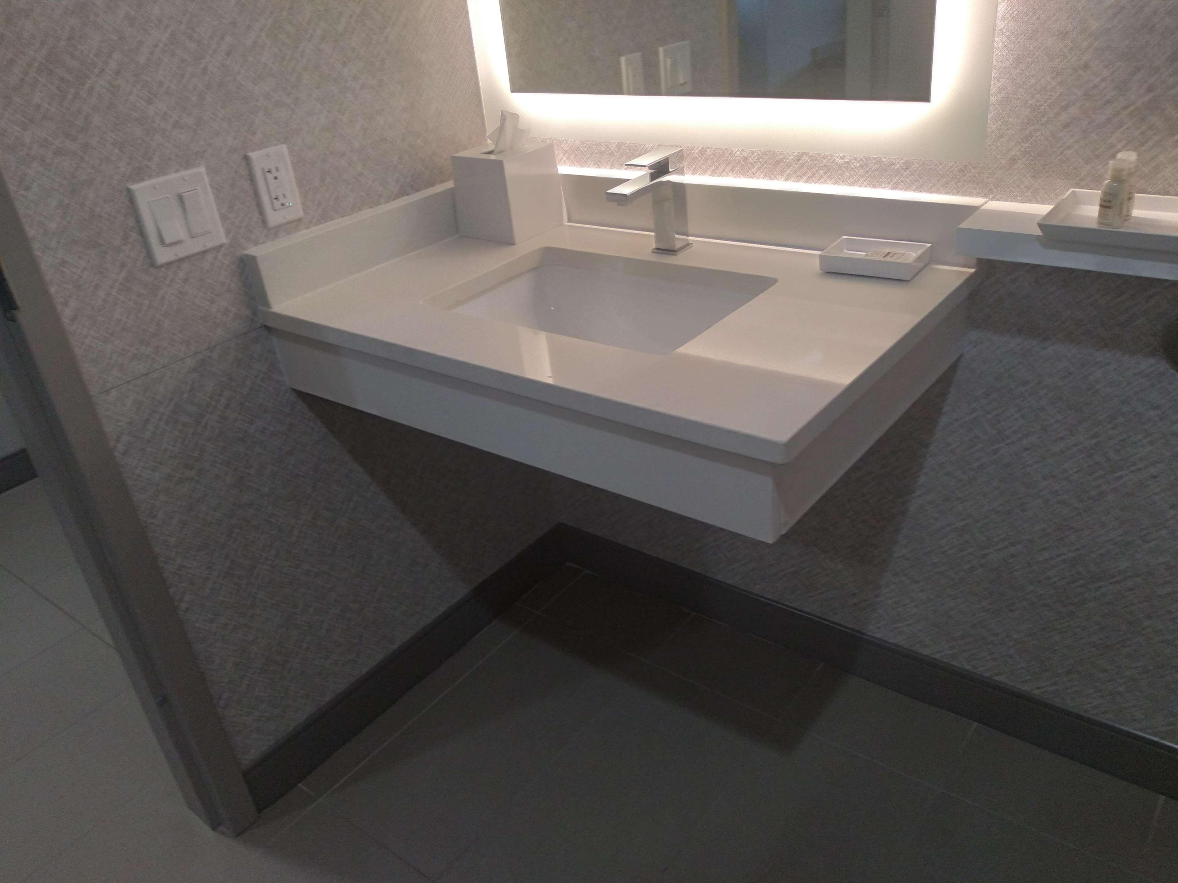 Room Accessible King Size Bed