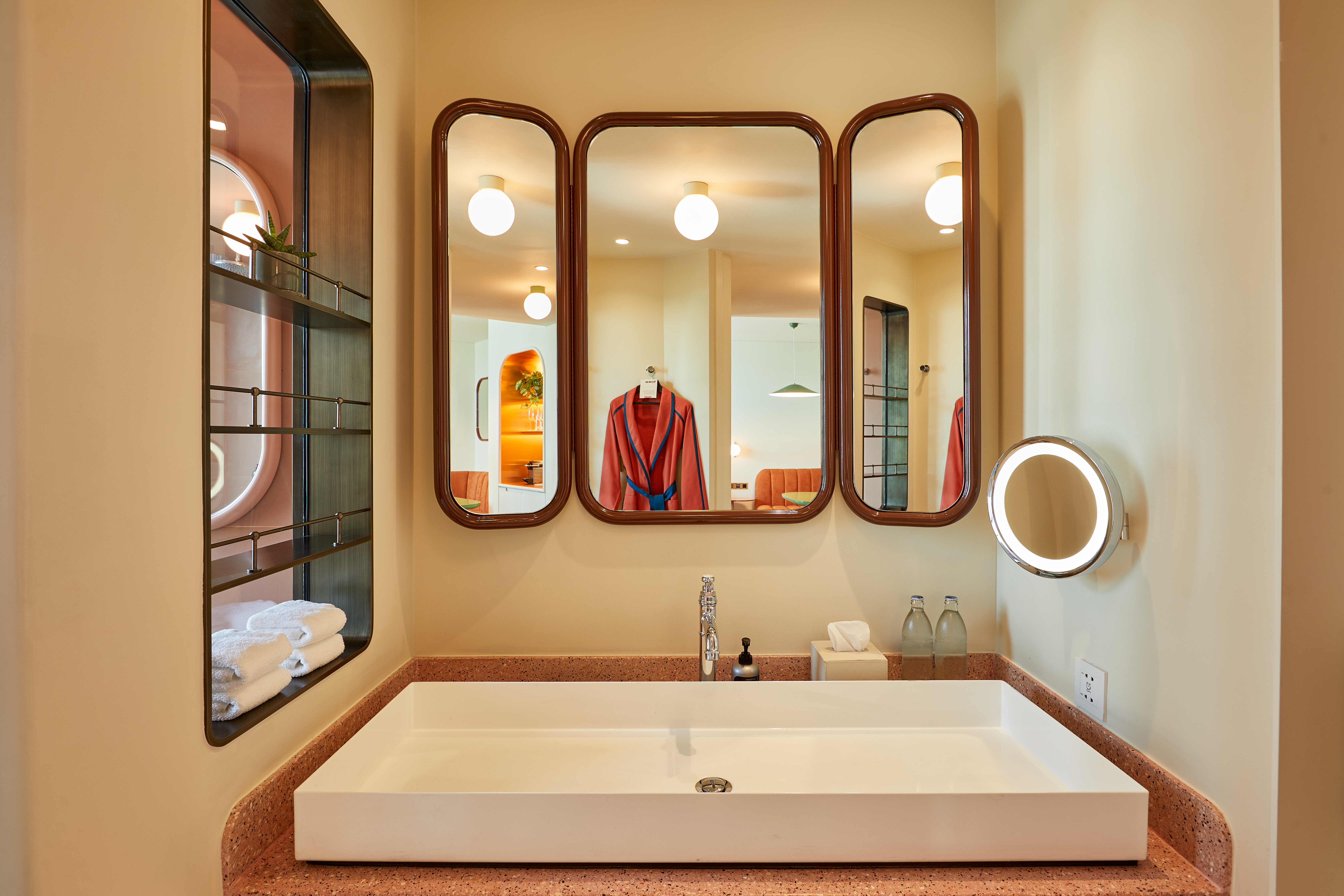 Double Deluxe King Bed