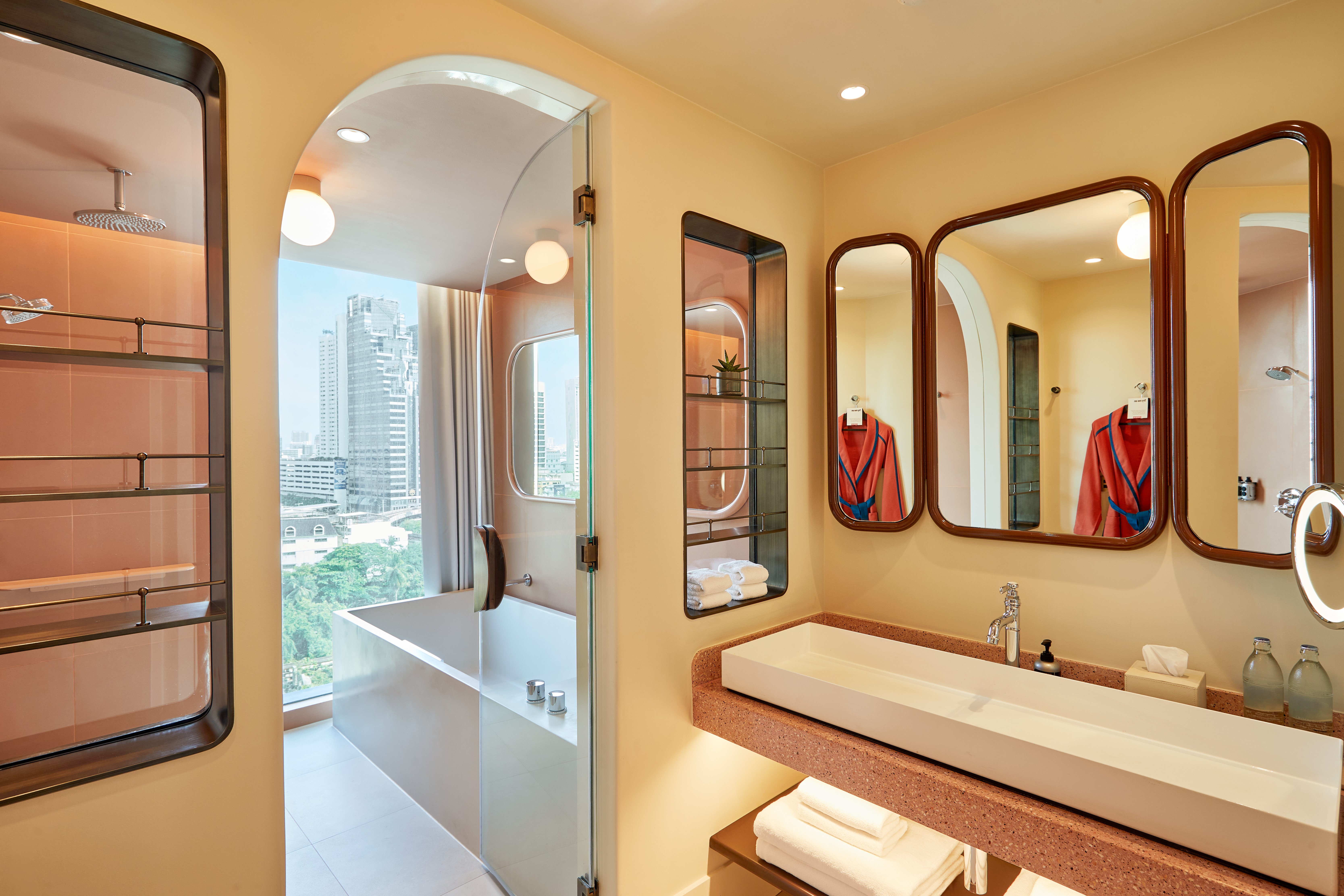 Double Deluxe King Bed