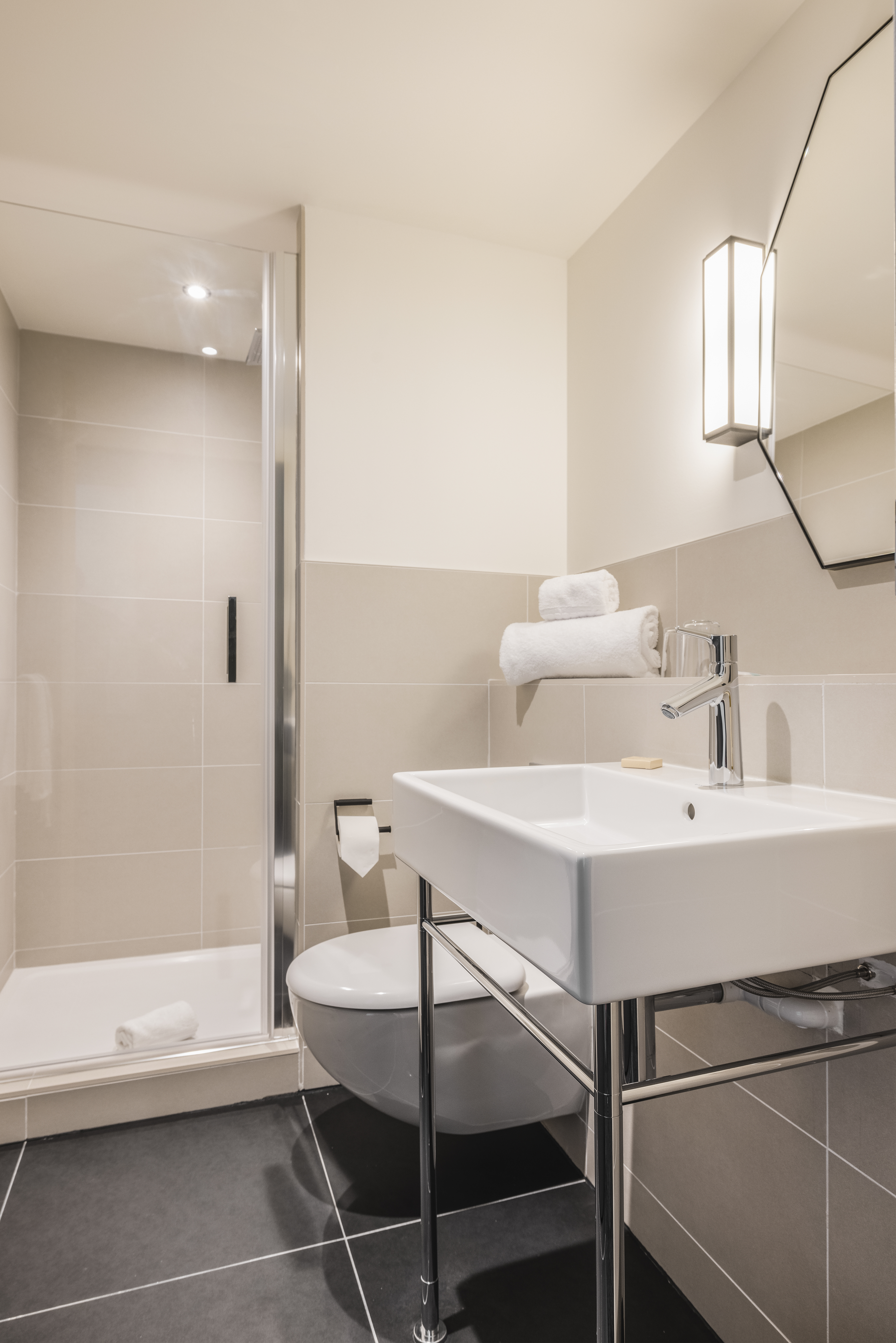 Double Connecting Room