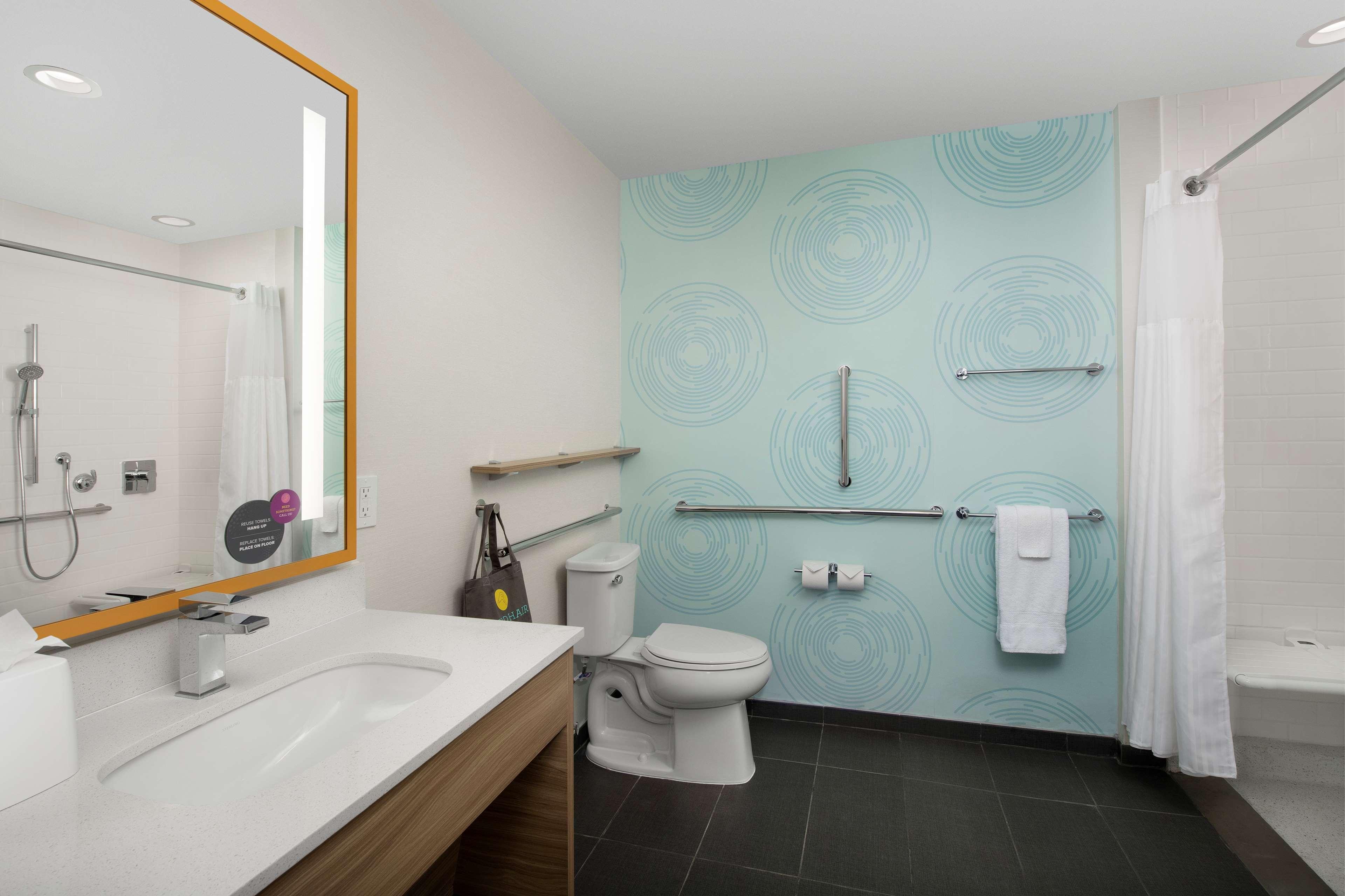 Twin Accessible-two Queen Beds