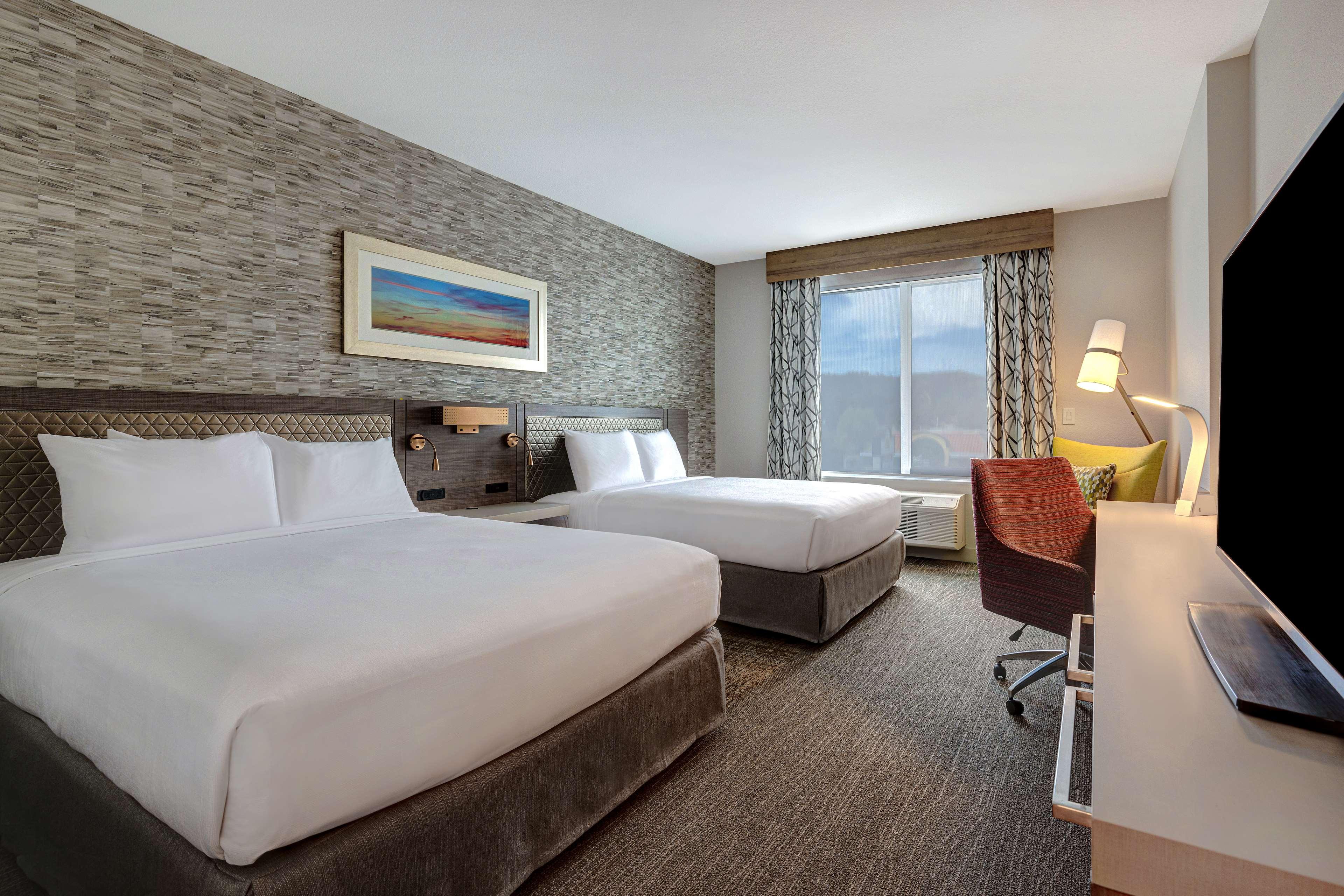 Twin Accessible-two Queen Beds