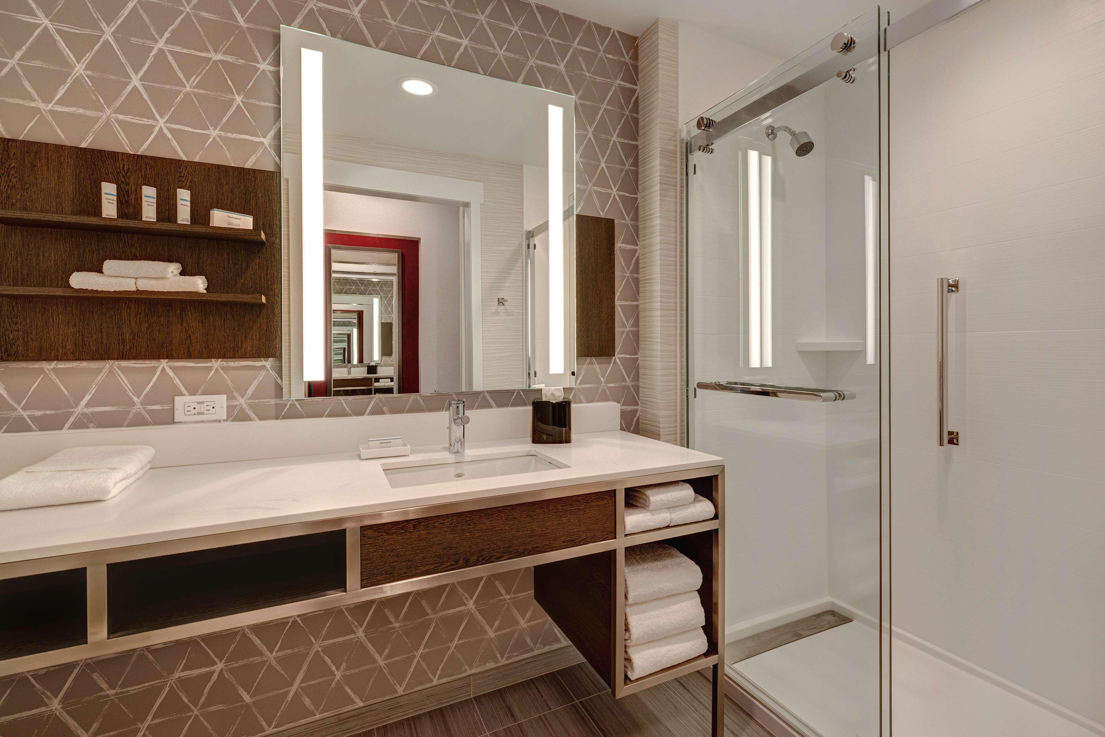 Double Accessible with Views