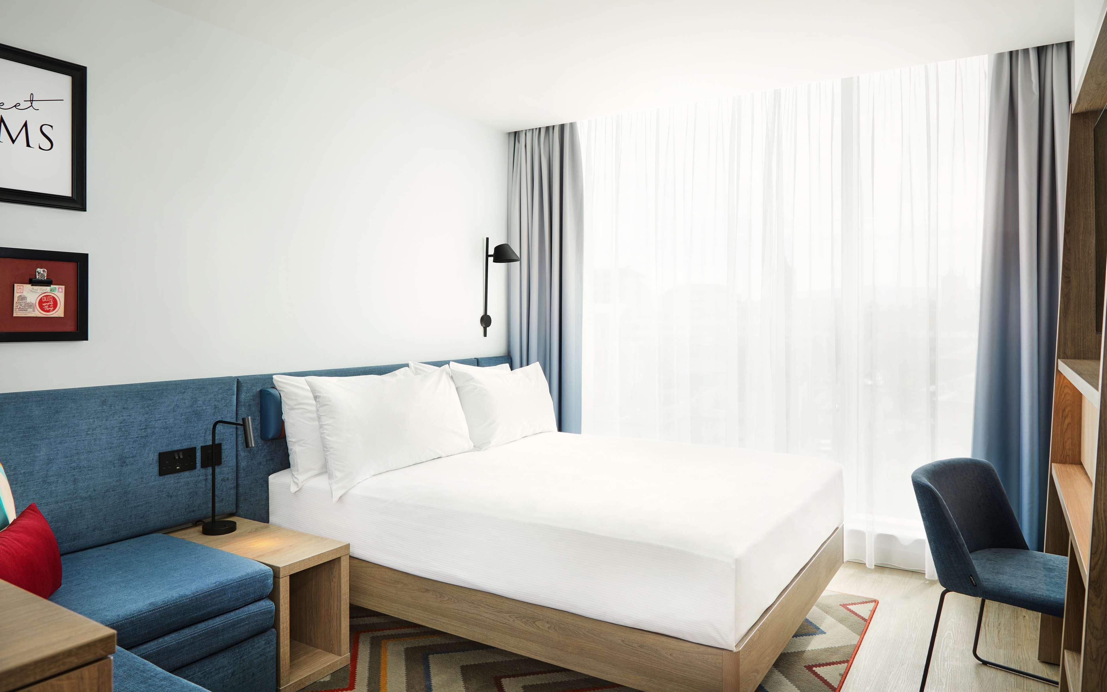 Double Queen Size Bed