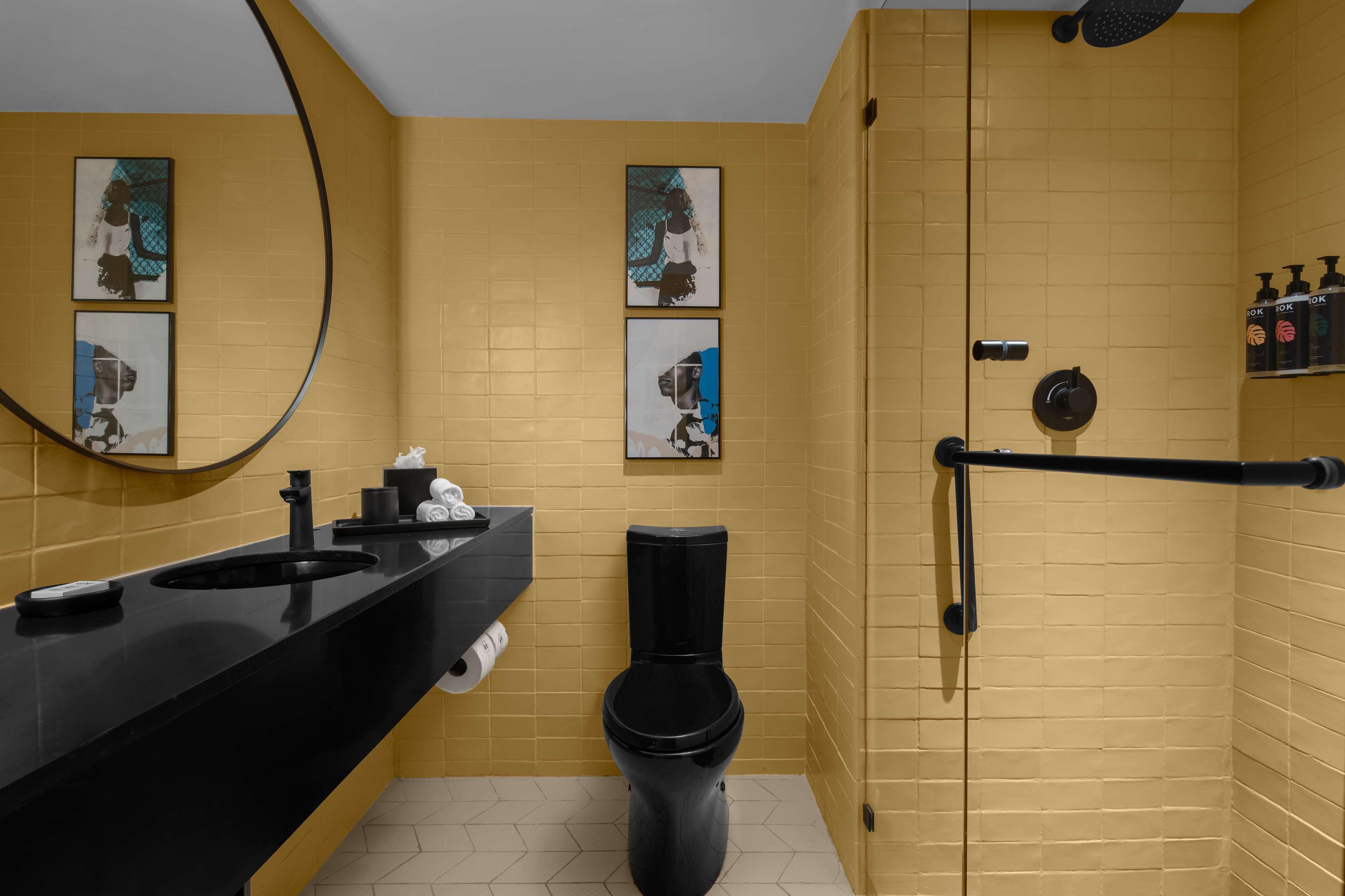 Double Deluxe King Bed