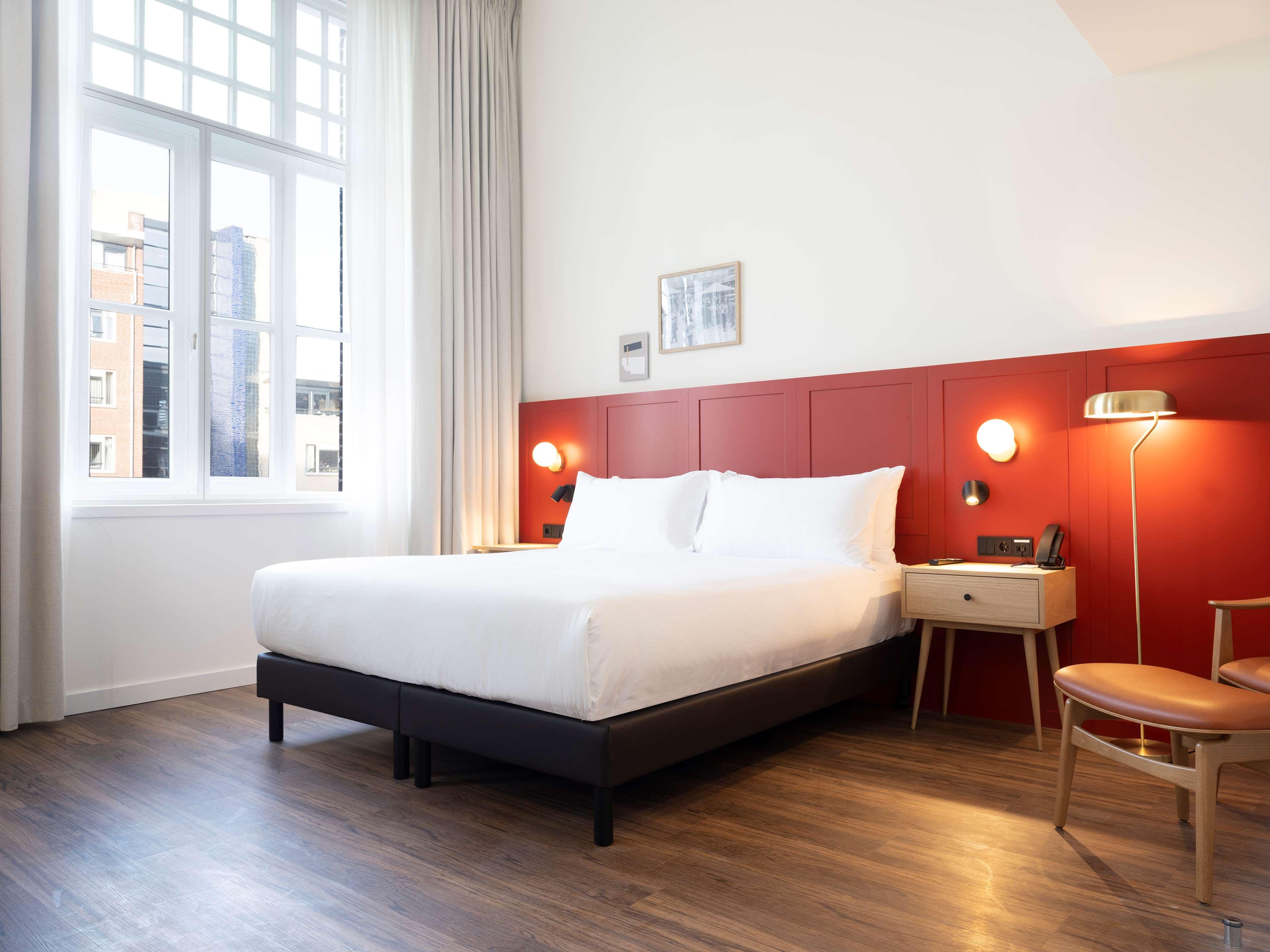 Double Deluxe King Bed