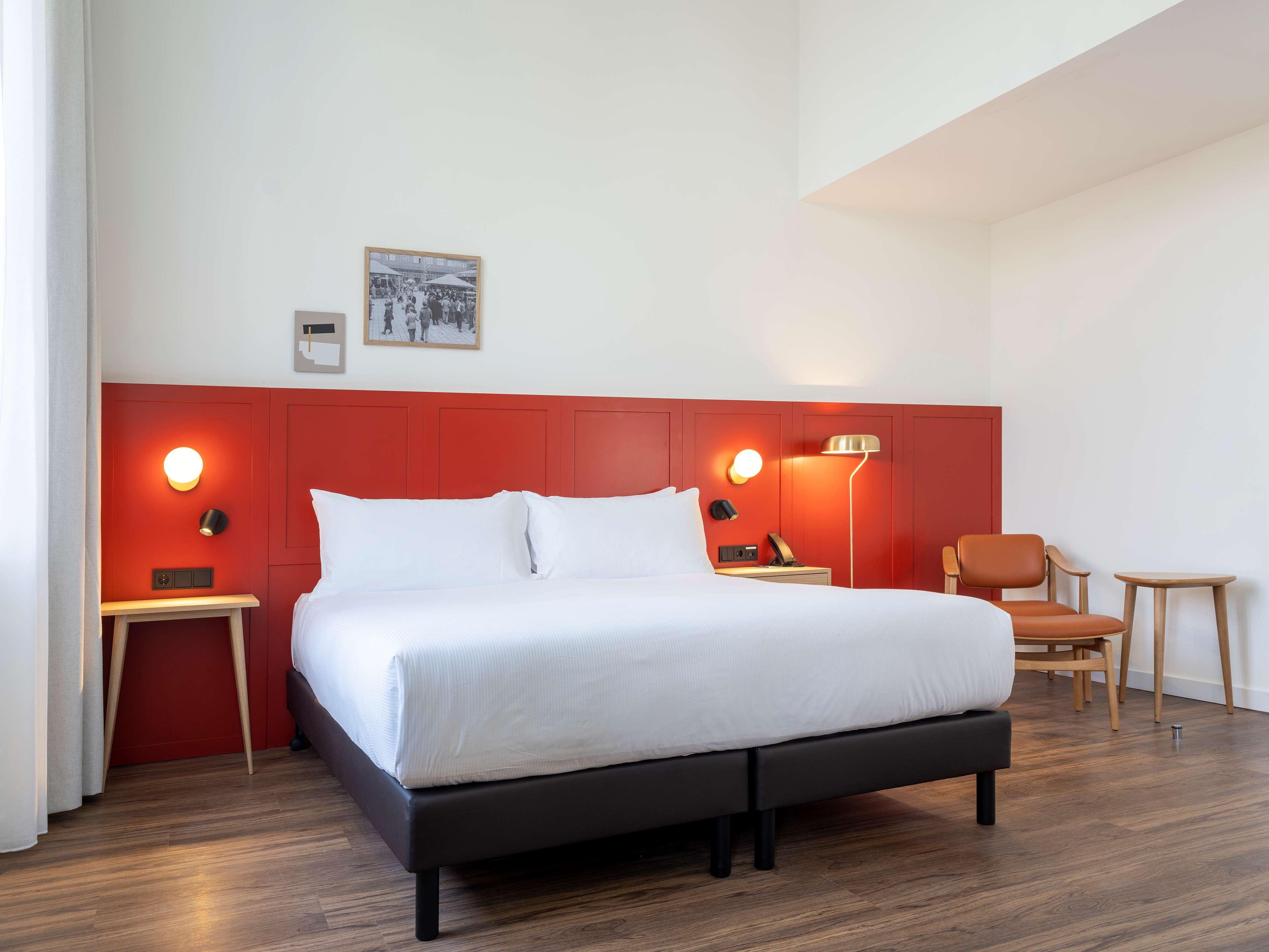 Double Deluxe King Bed