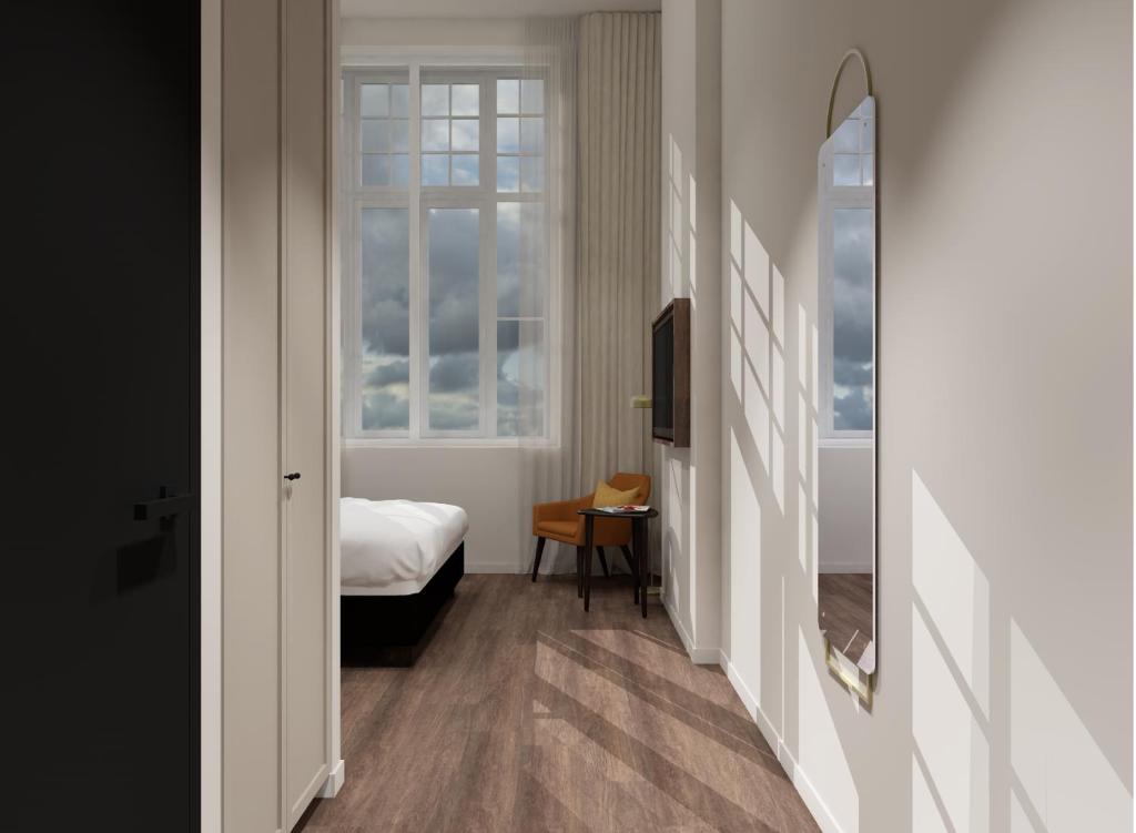 Double Guest Room King Bed