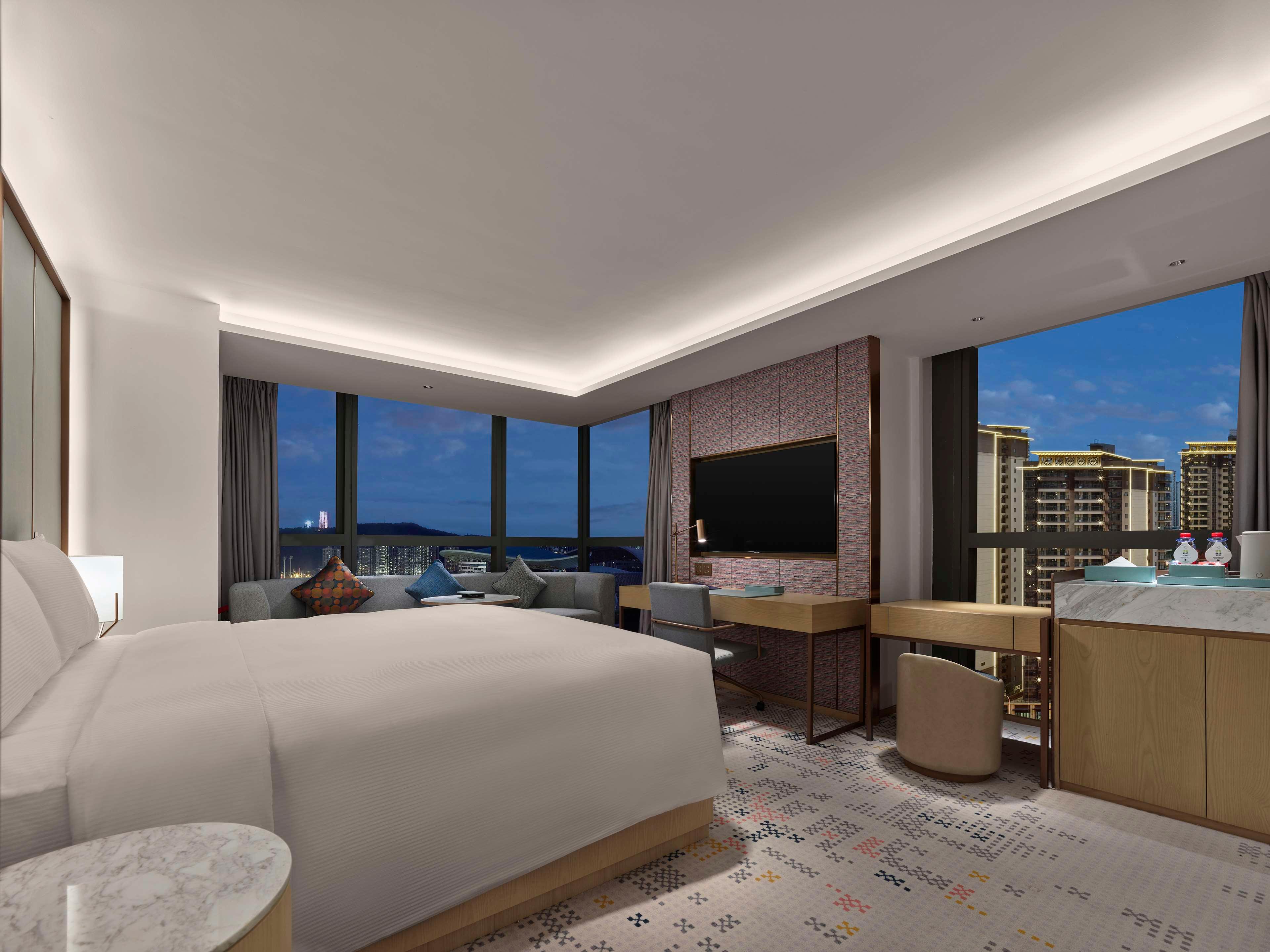 Double Deluxe King Bed