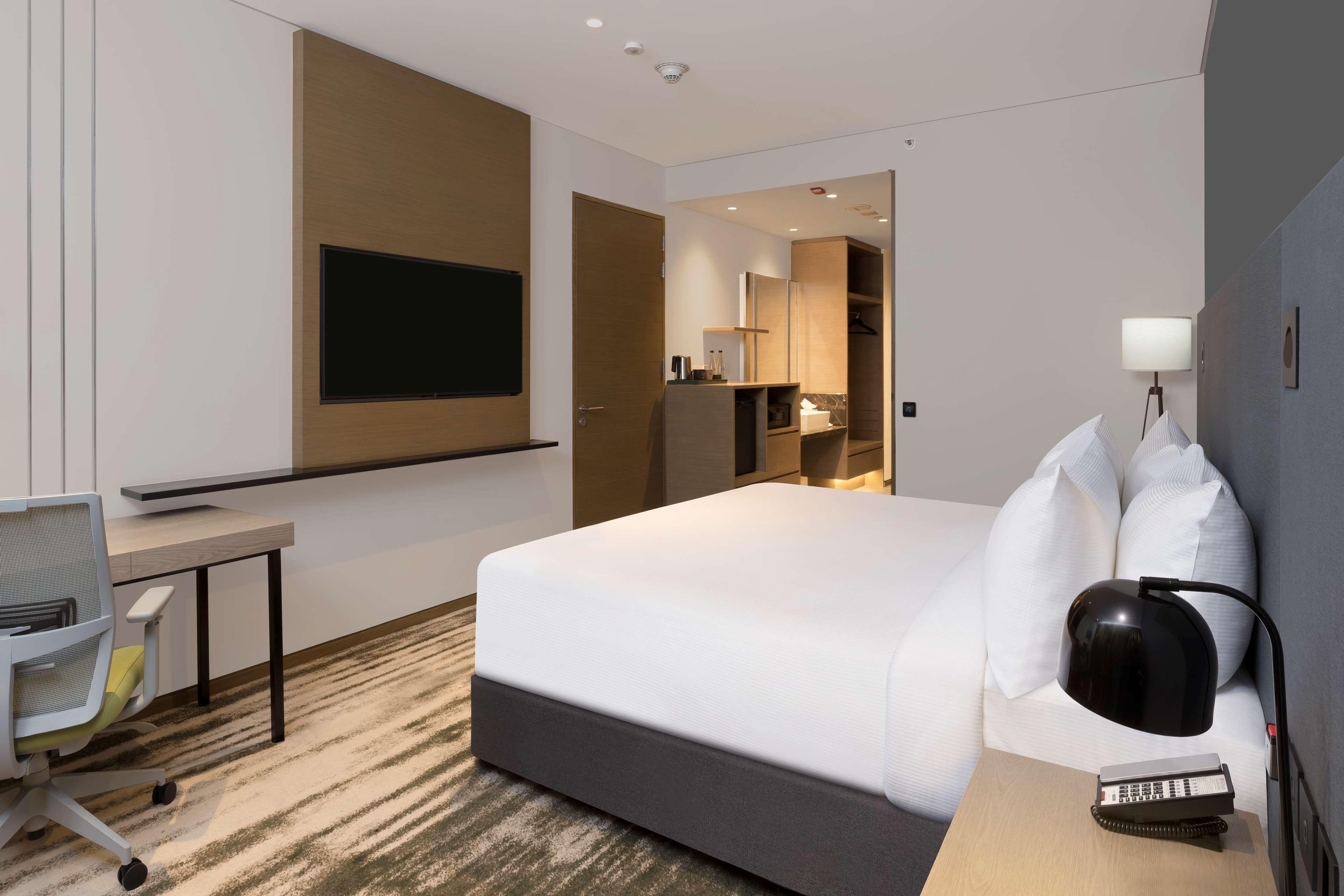 Double Accessible King Size Bed