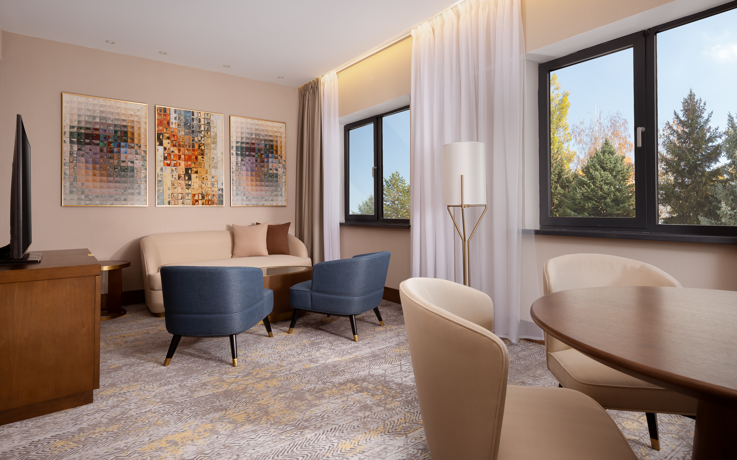 Suite Deluxe King Bed