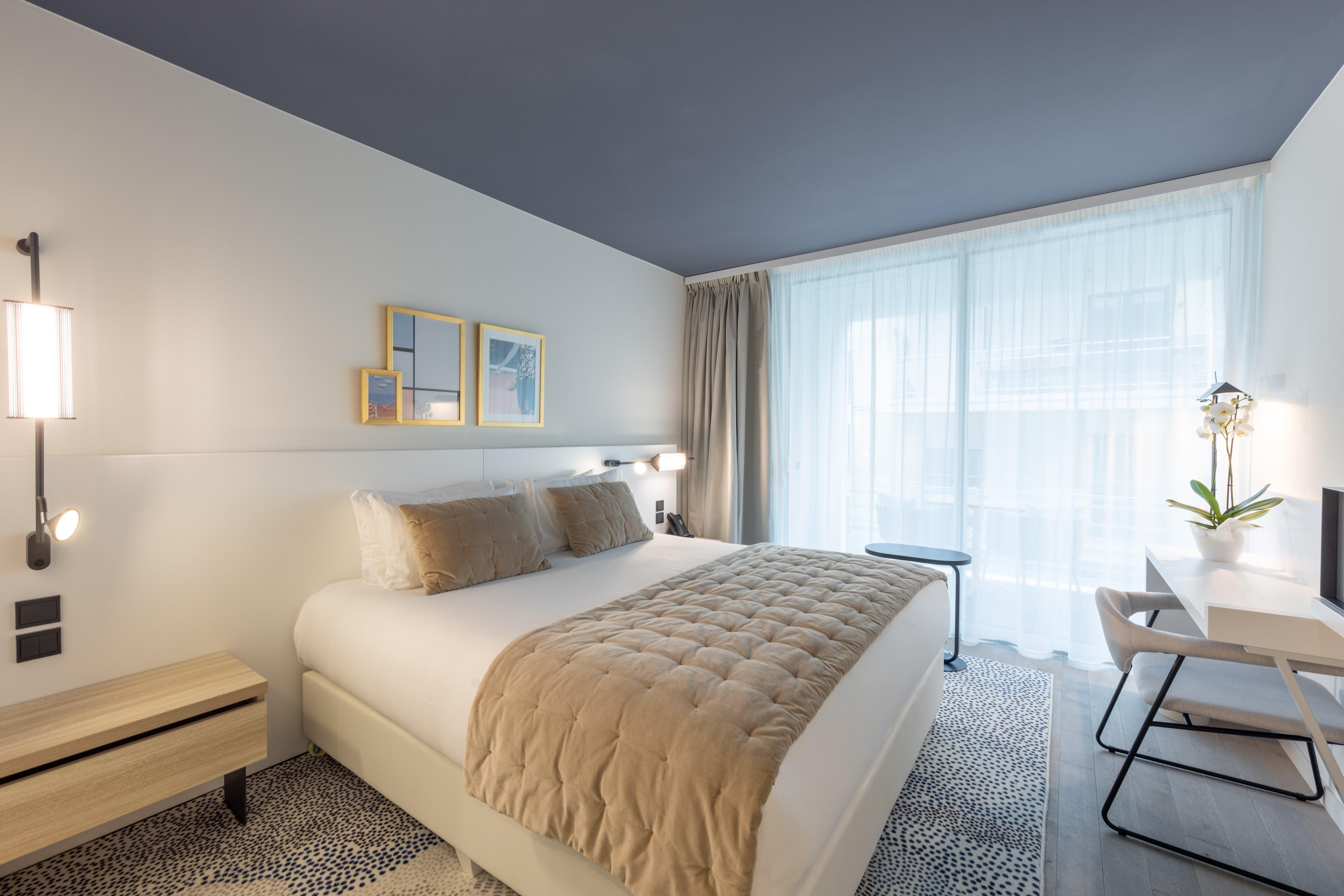 Double King Size Bed