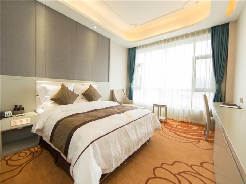 Double Business King Bed