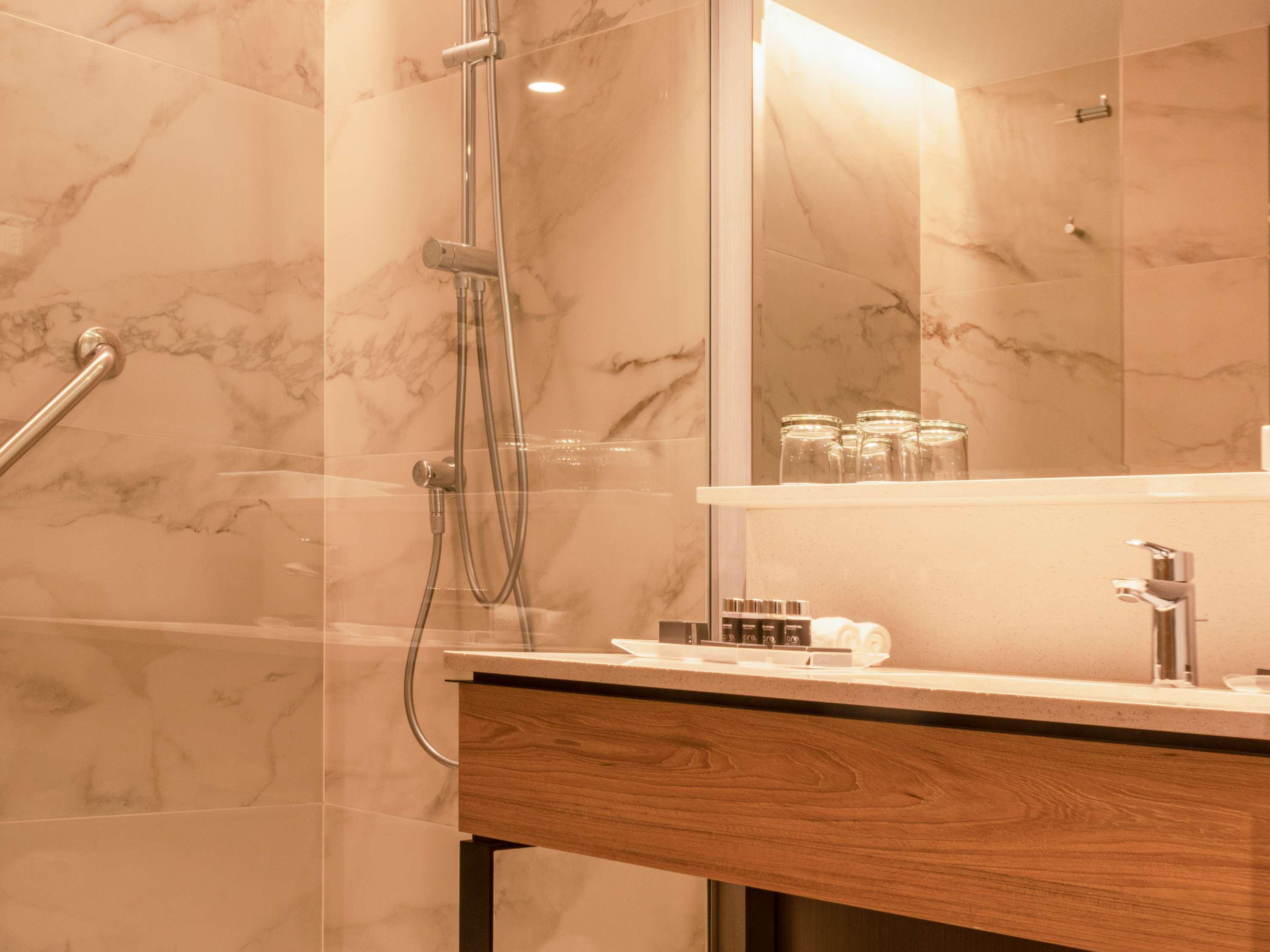 Double Deluxe King Bed