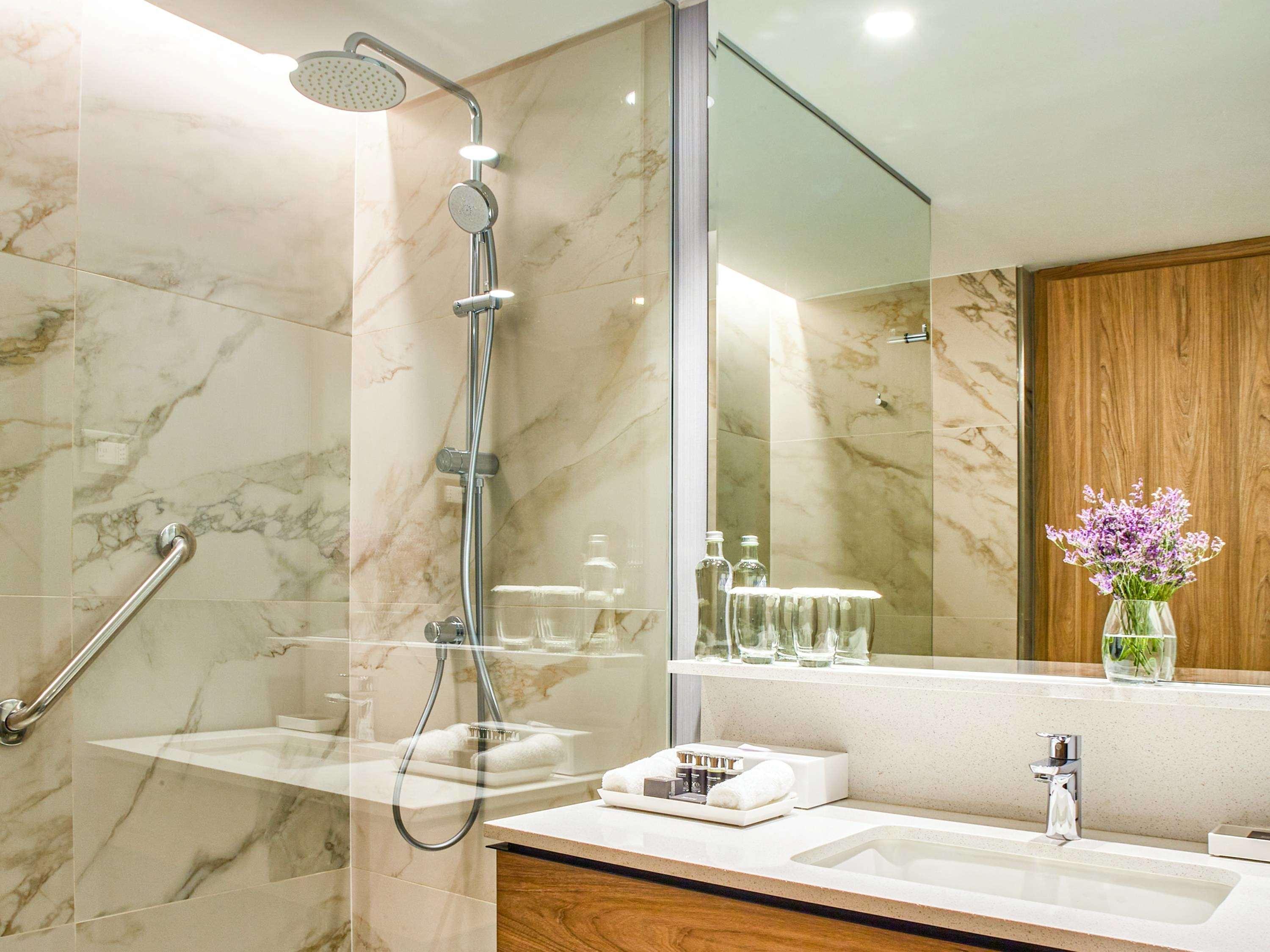 Double Deluxe King Bed