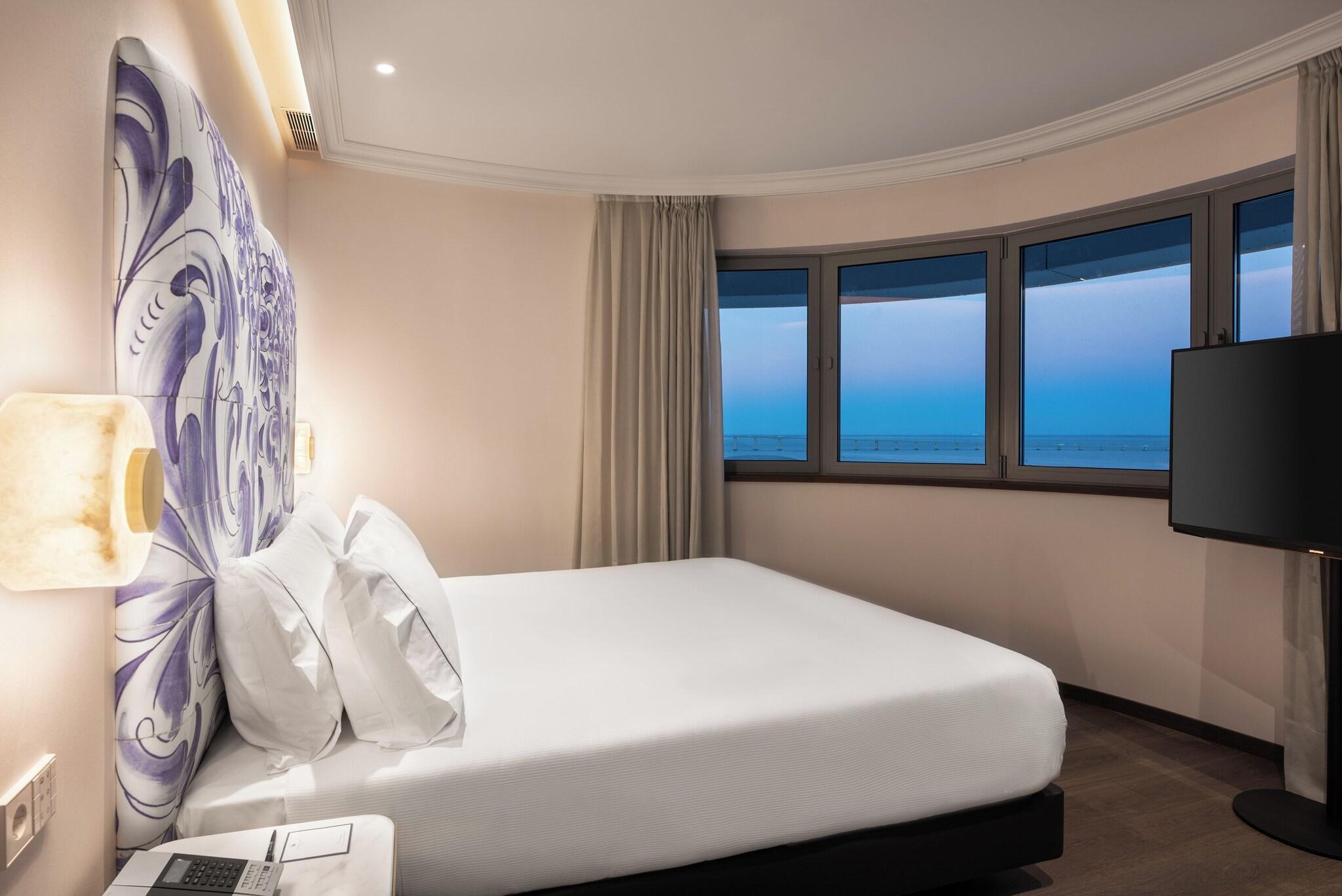 Junior Suite King Size Bed