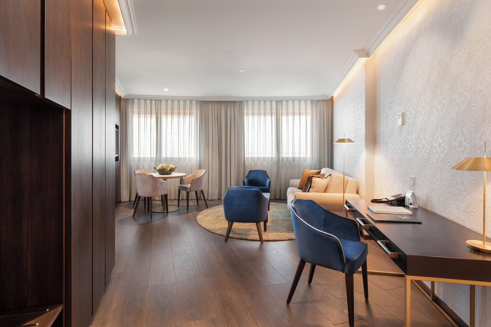 Junior Suite King Size Bed