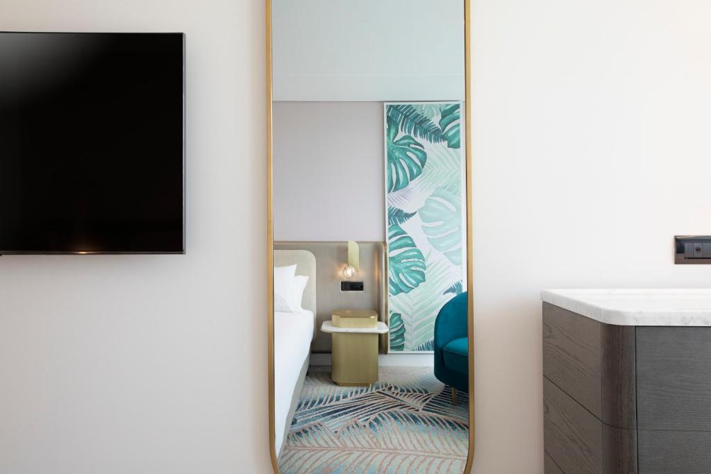 Double Executive King Bed