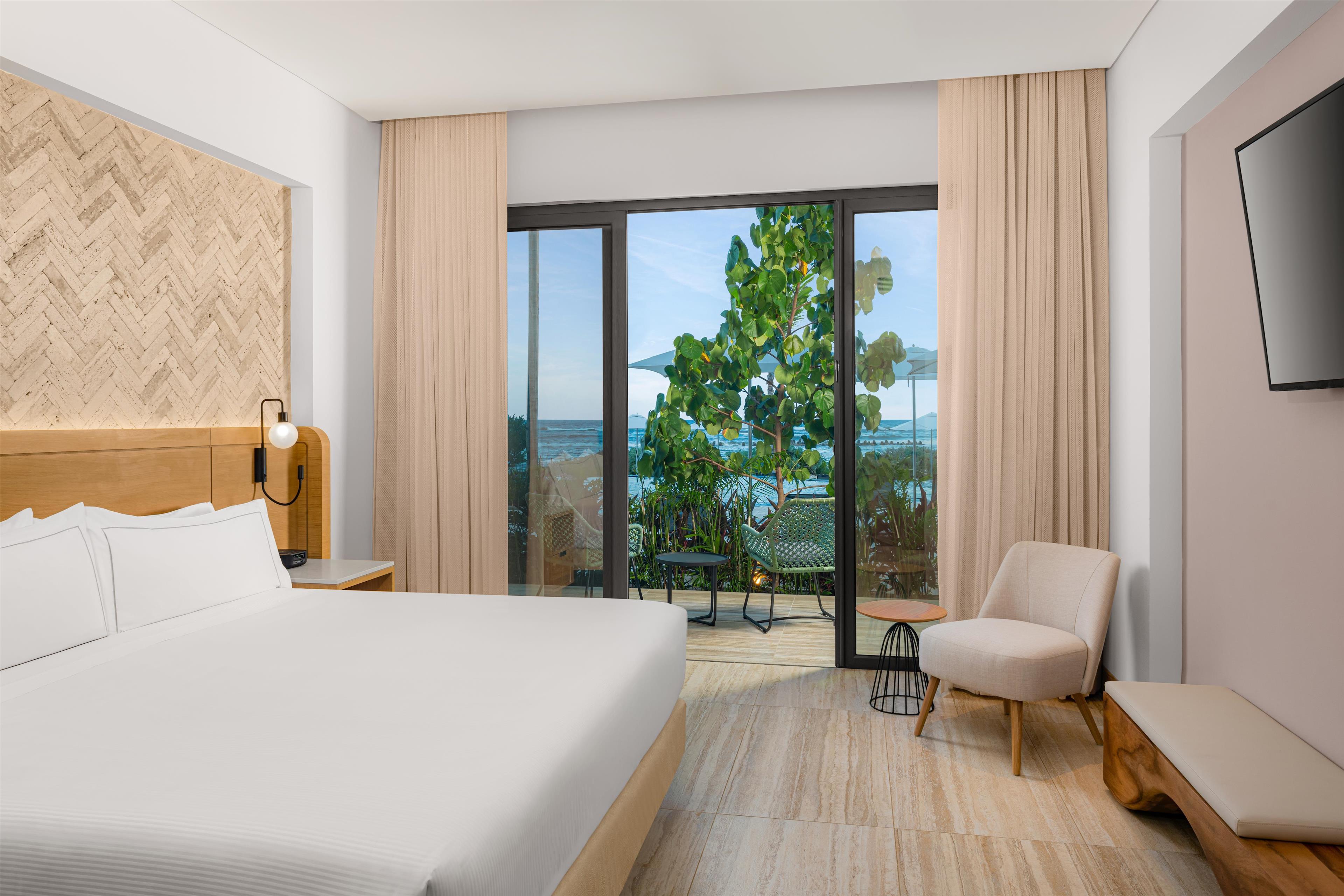 Family Room Ocean View King Bed