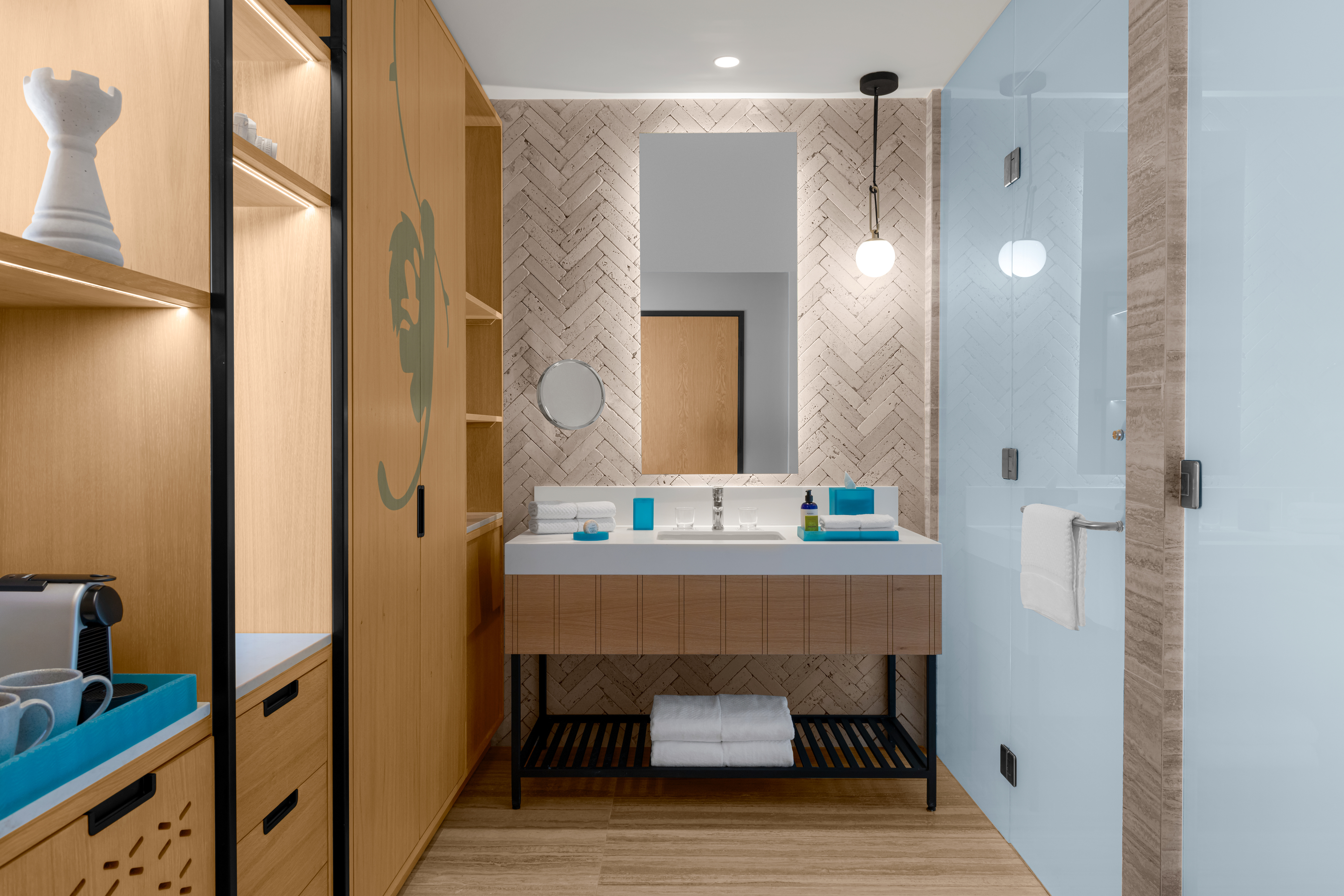 Suite Partial Ocean View King Bed