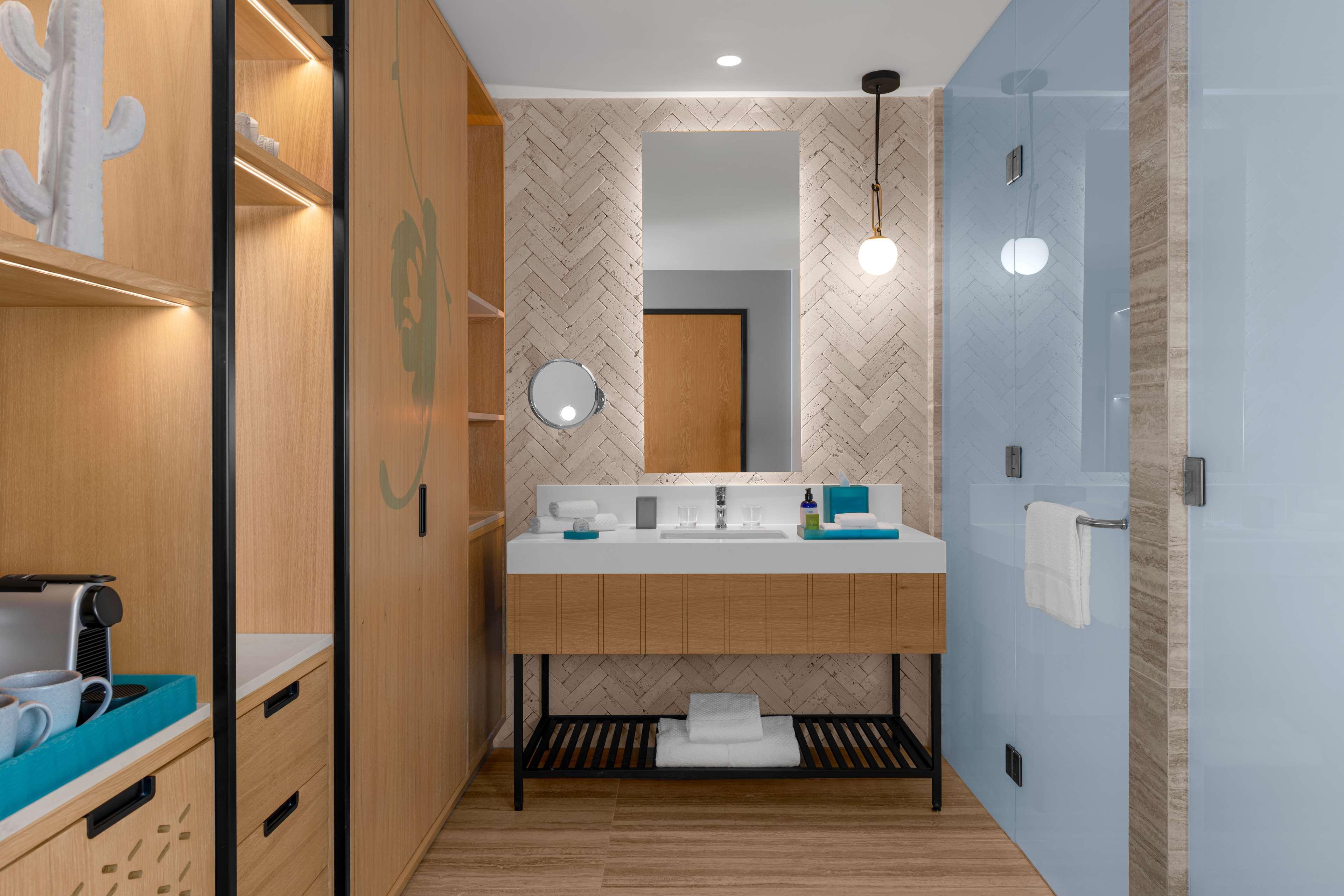 Family Room Ocean View King Bed