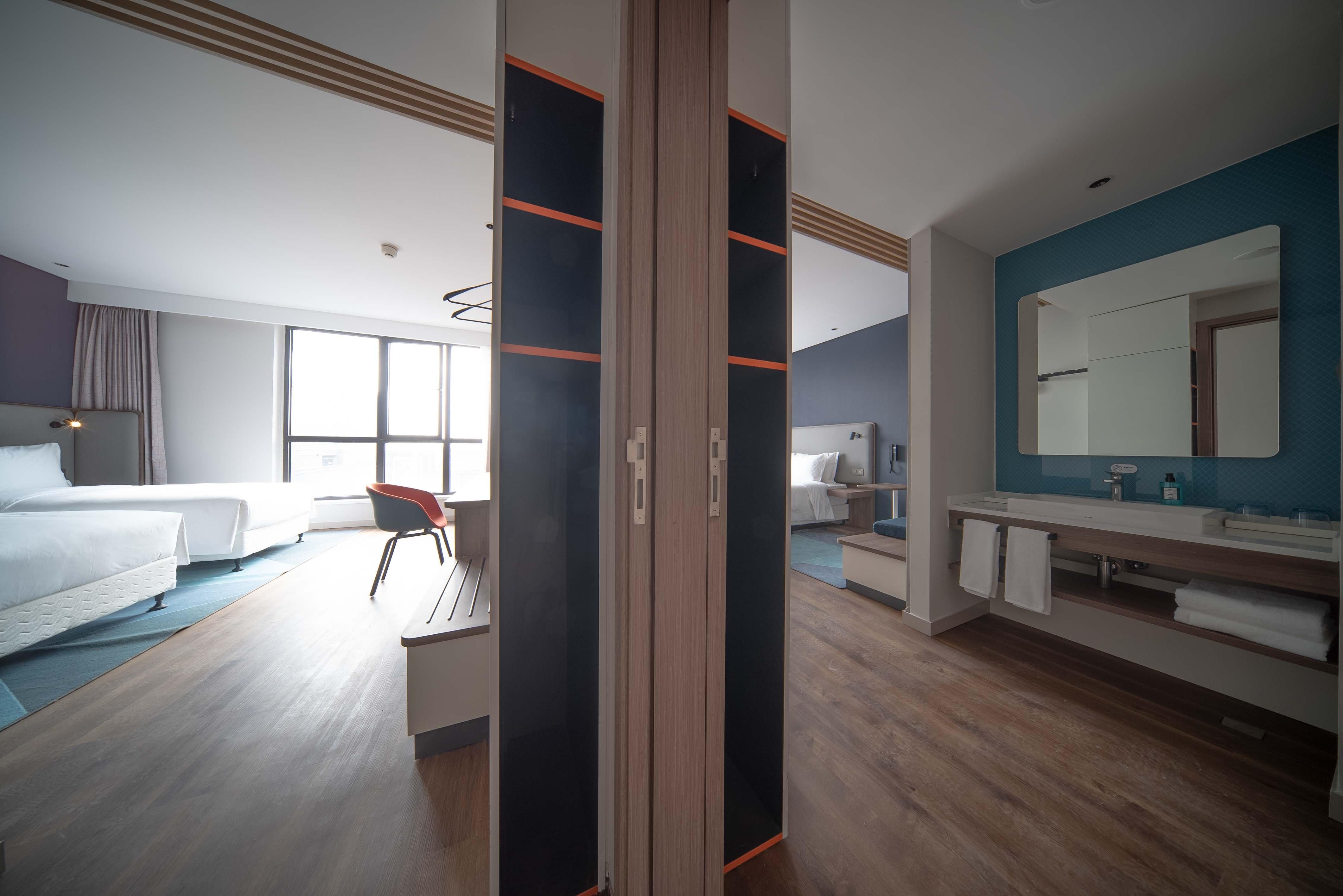 Double Accessible King Size Bed