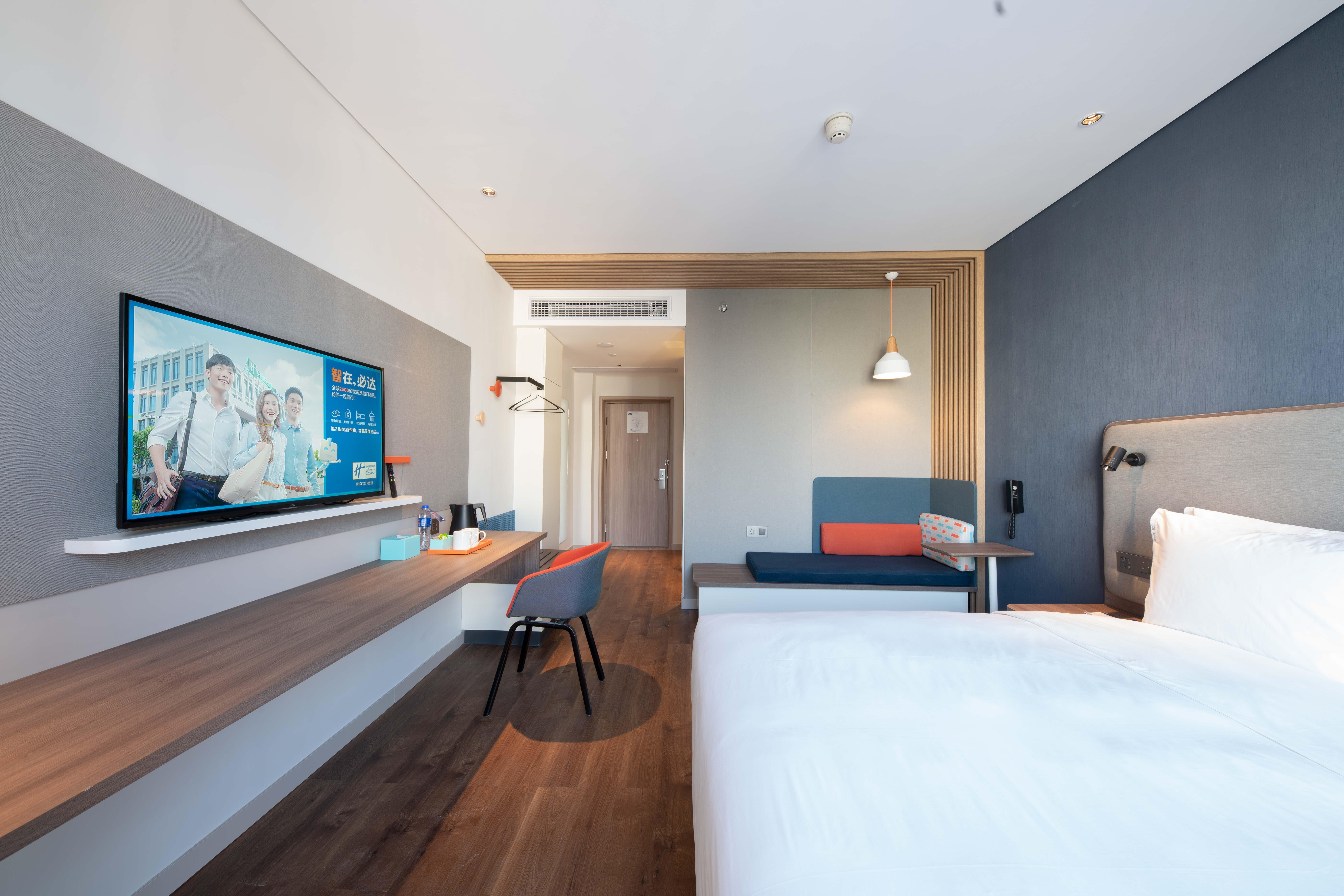 Double King Size Bed