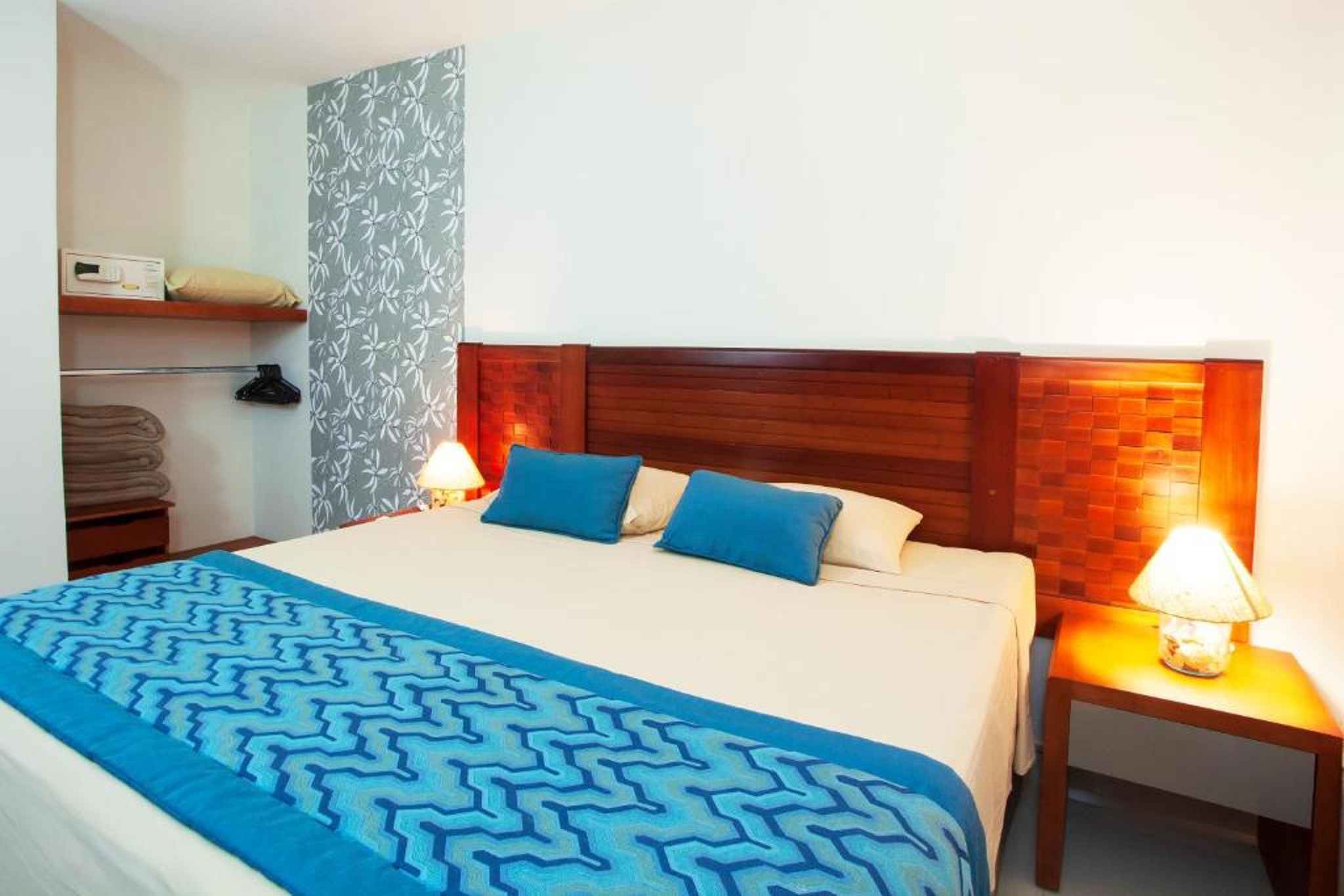 Family Room Capacity 7