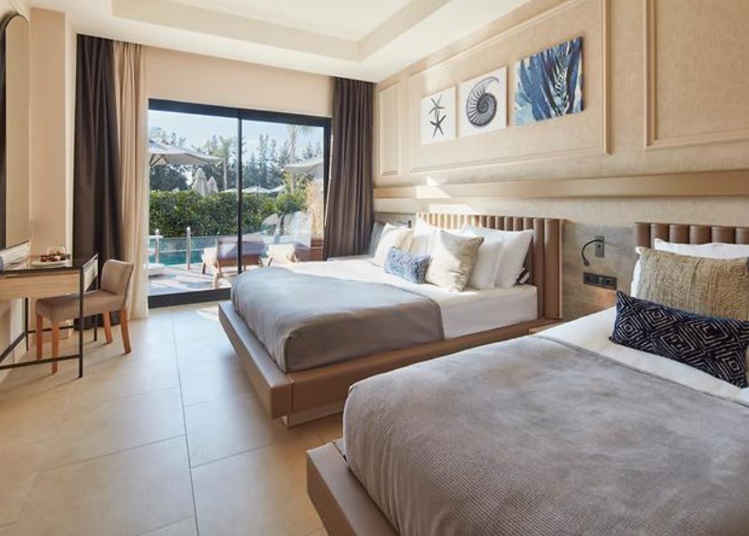 Double Single Pool View