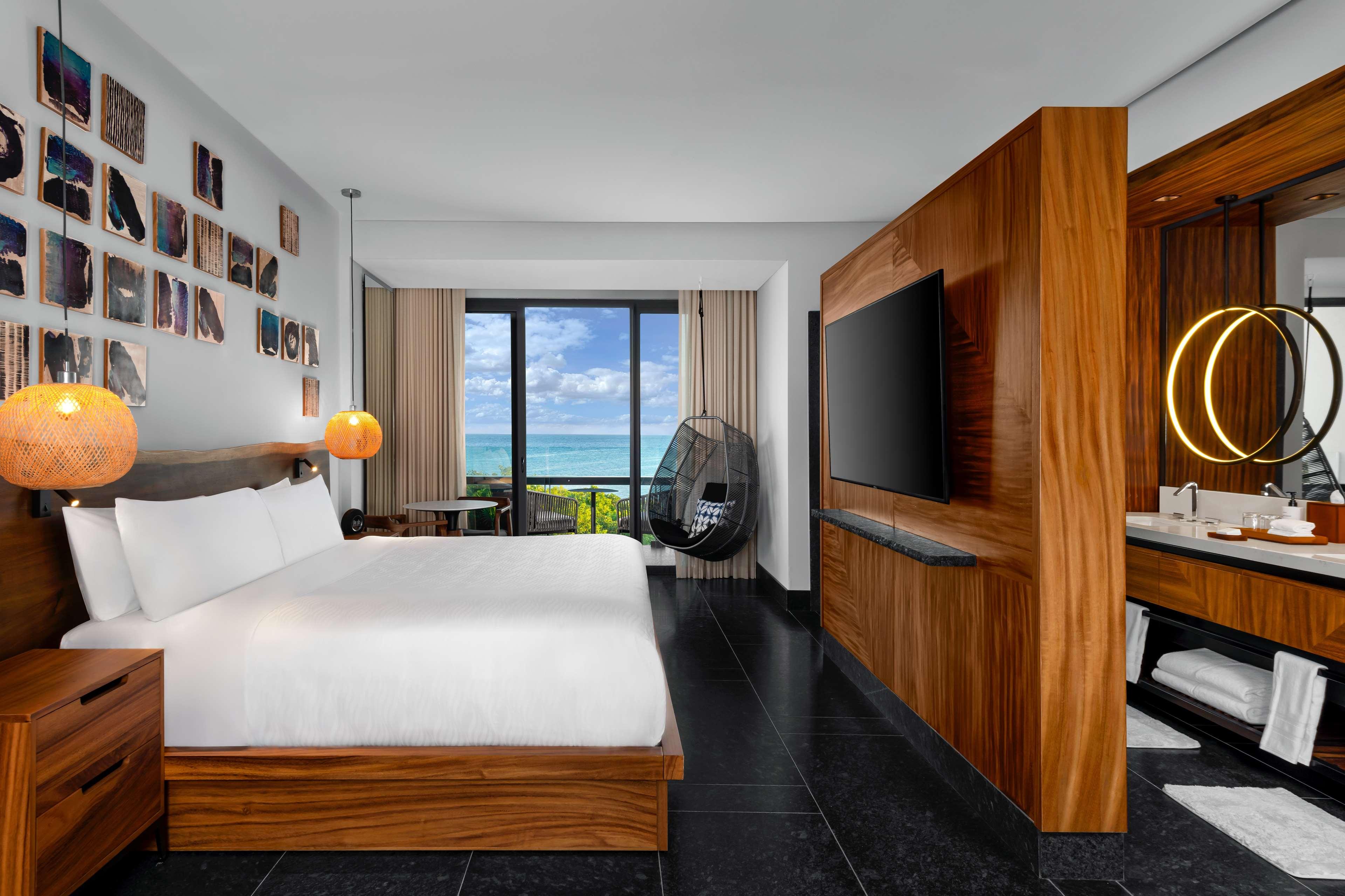 Suite Ocean View King Bed