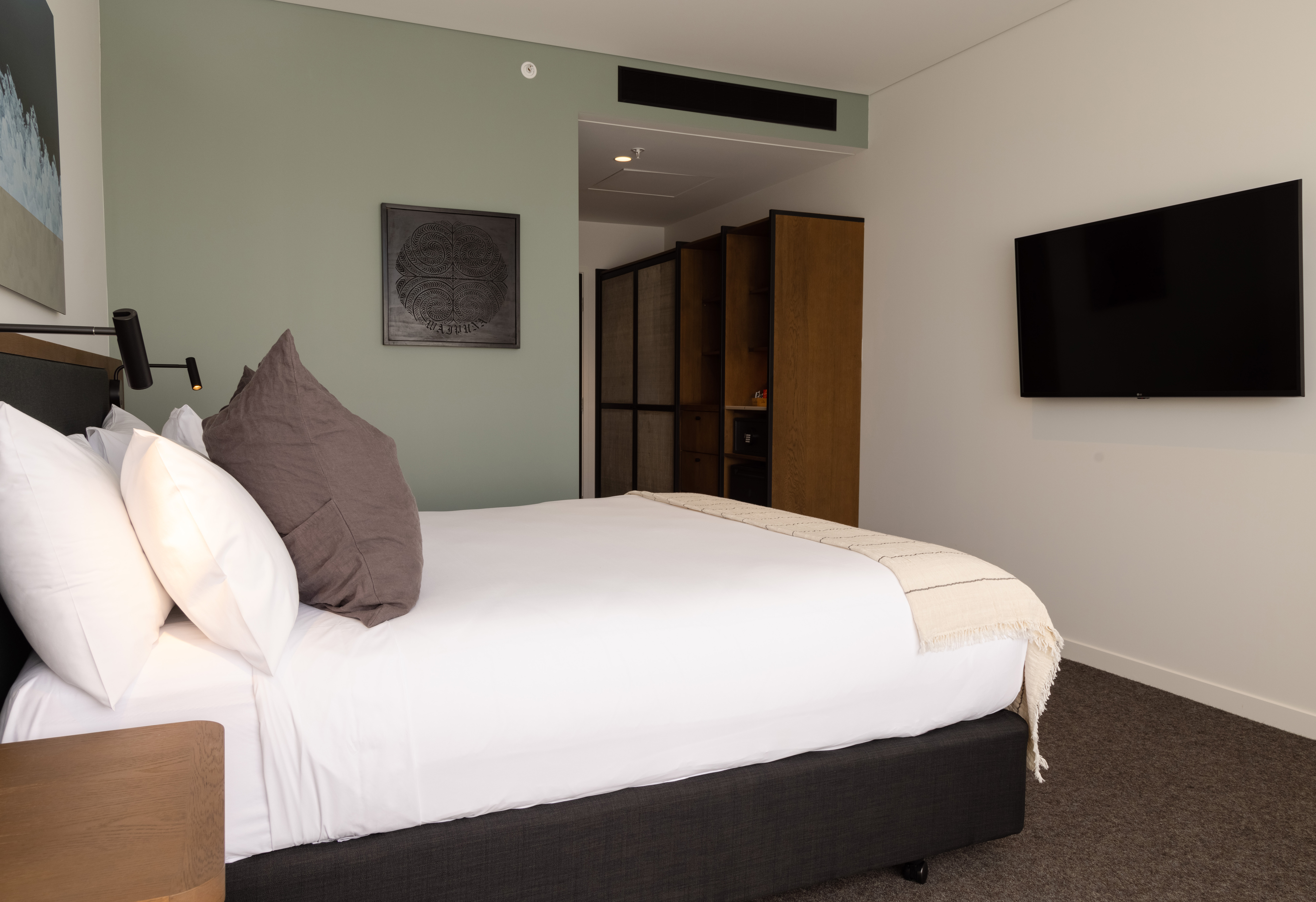 Double Deluxe King Bed