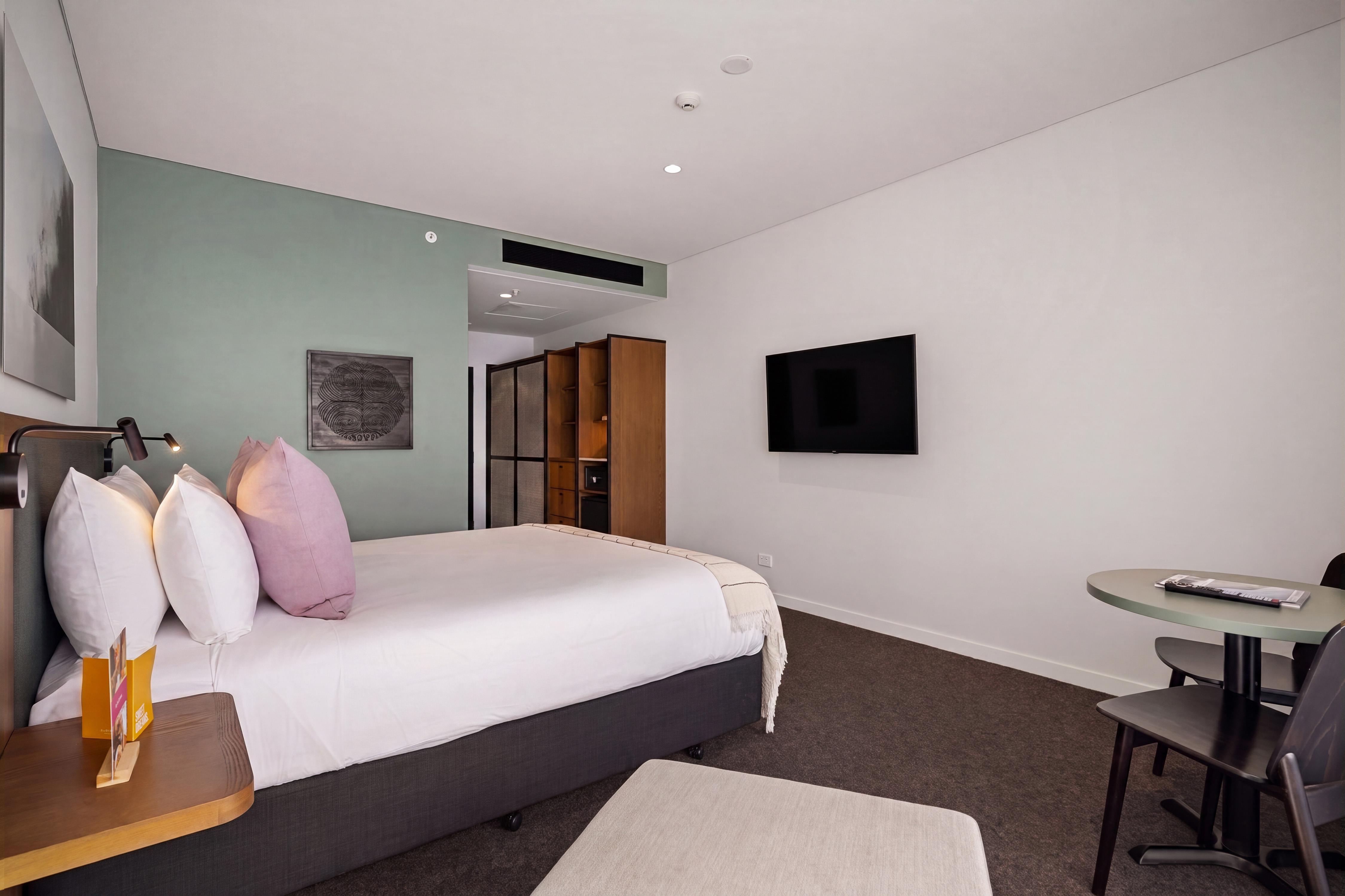 Double Deluxe King Bed