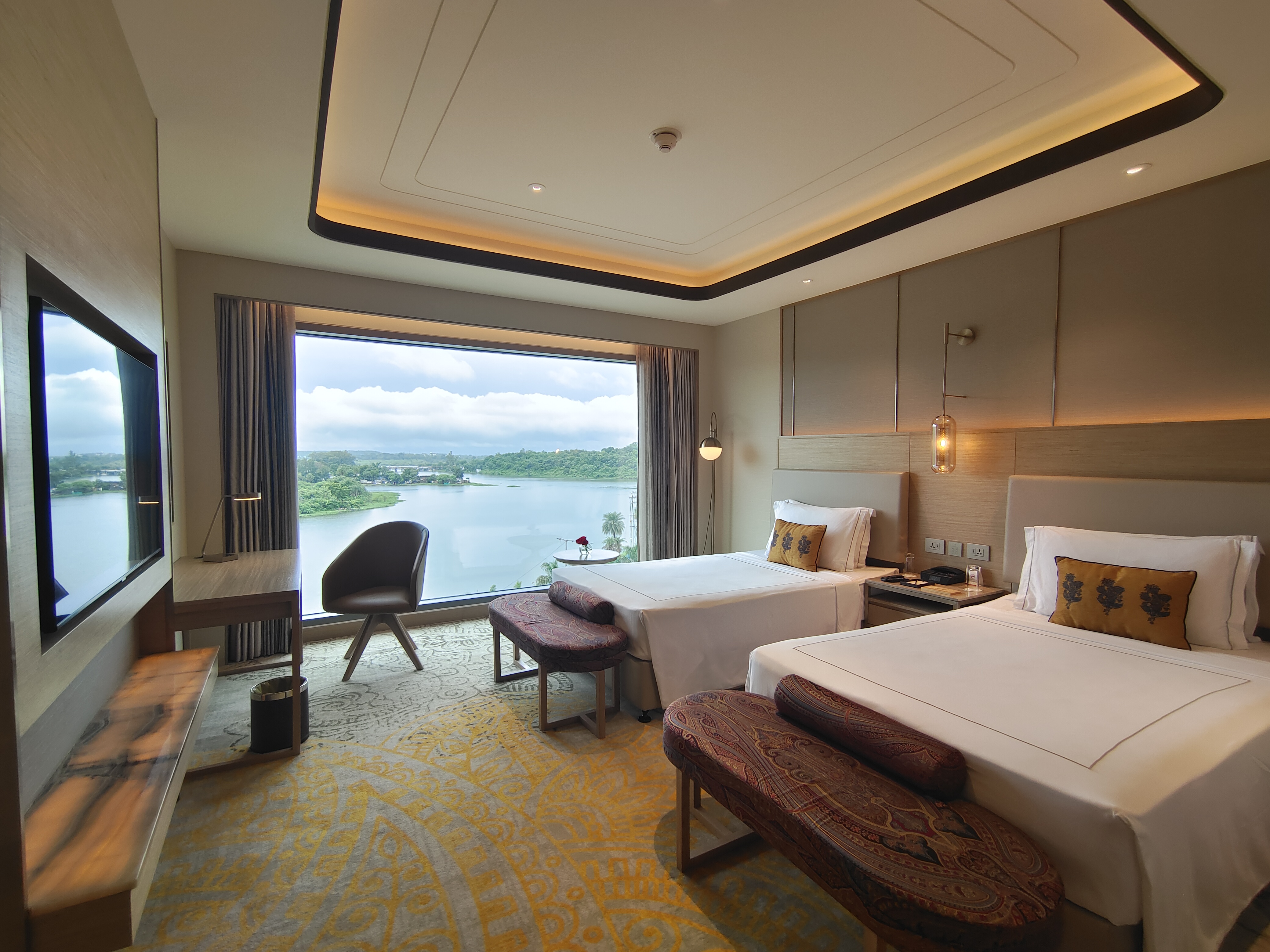 Twin Deluxe Lake View