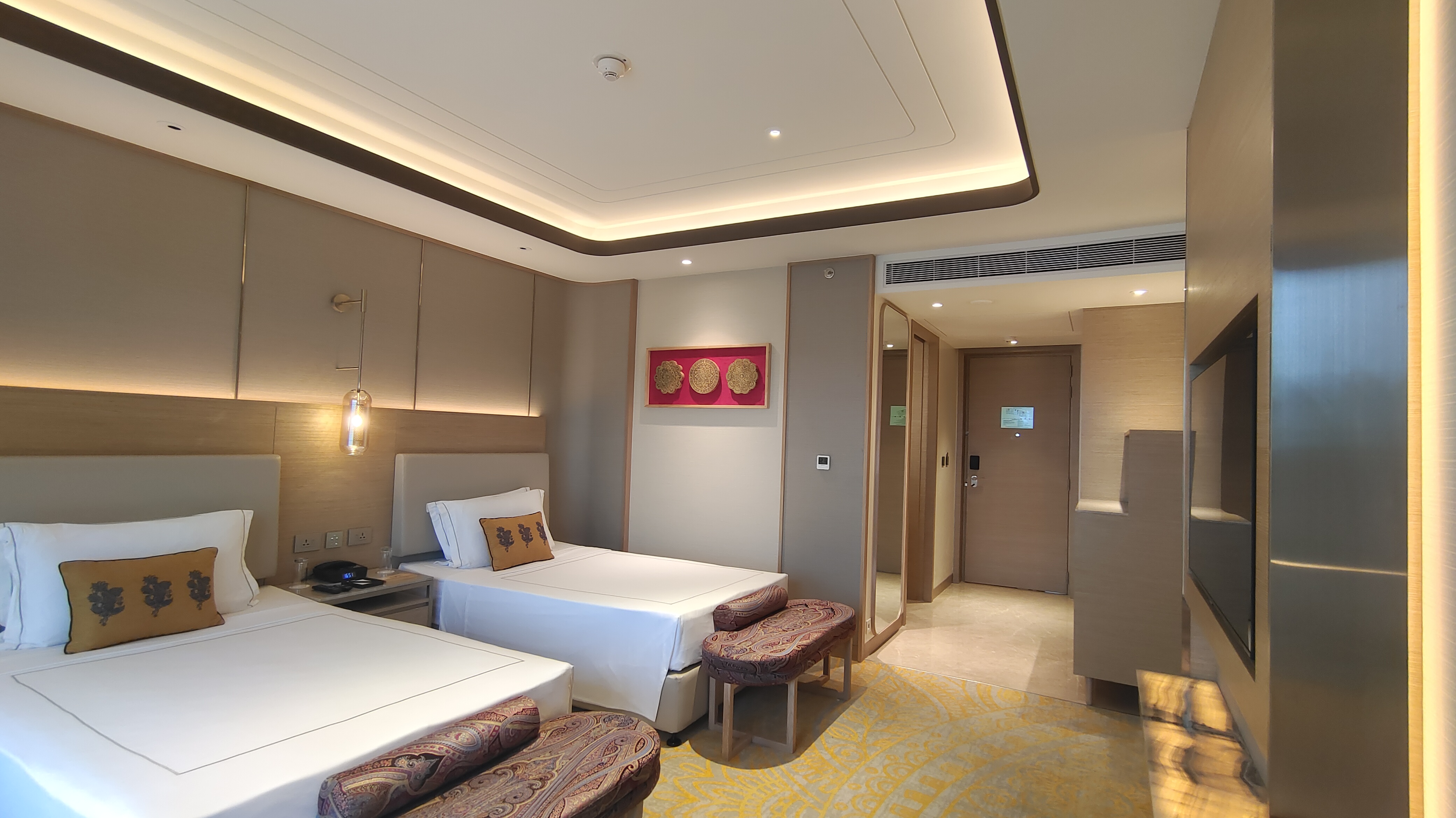 Twin Deluxe Lake View