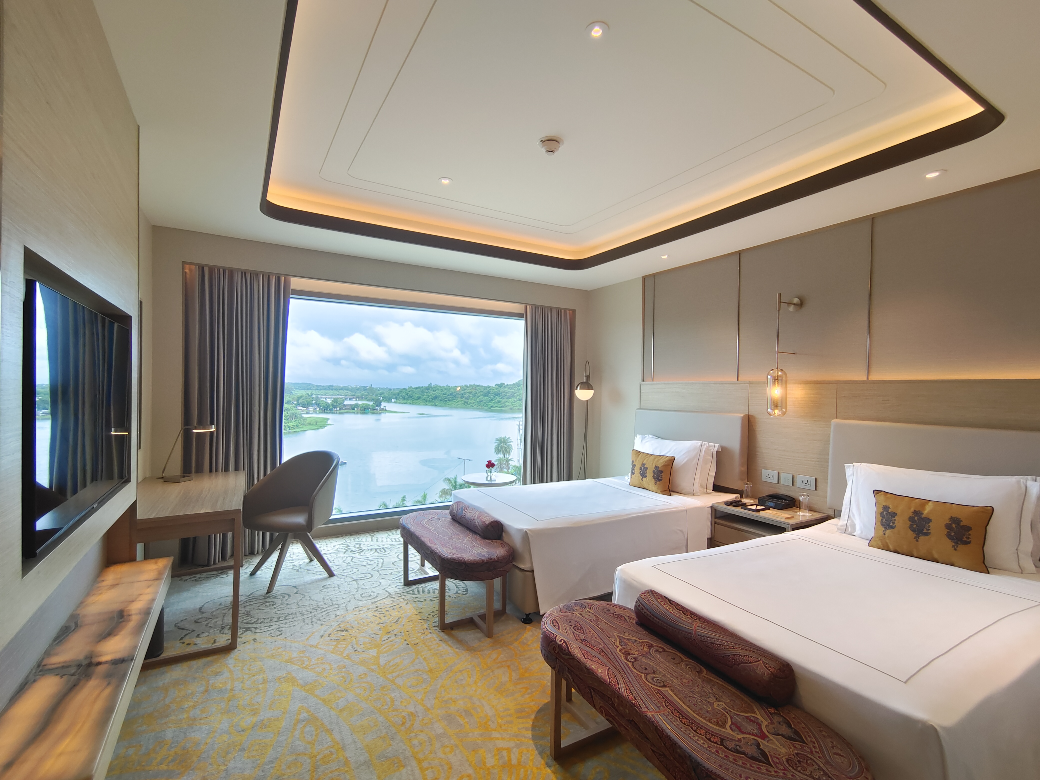 Twin Deluxe Lake View