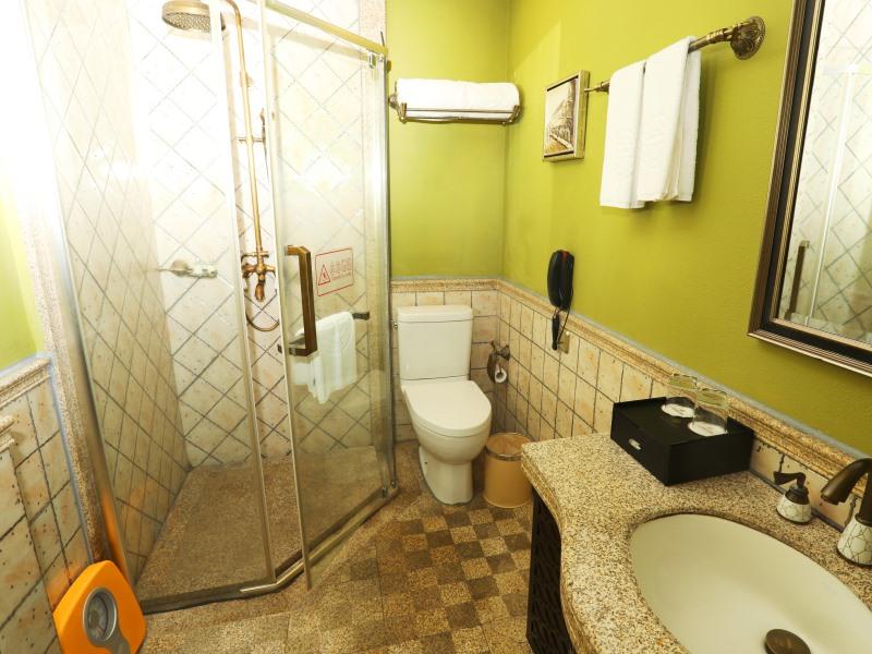 Double Business King Bed