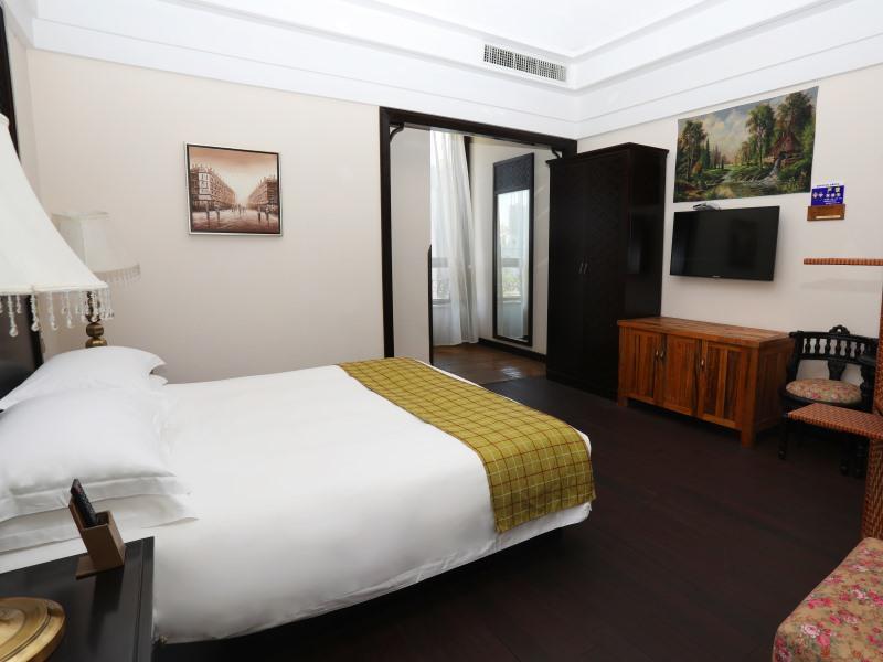 Double Business King Bed