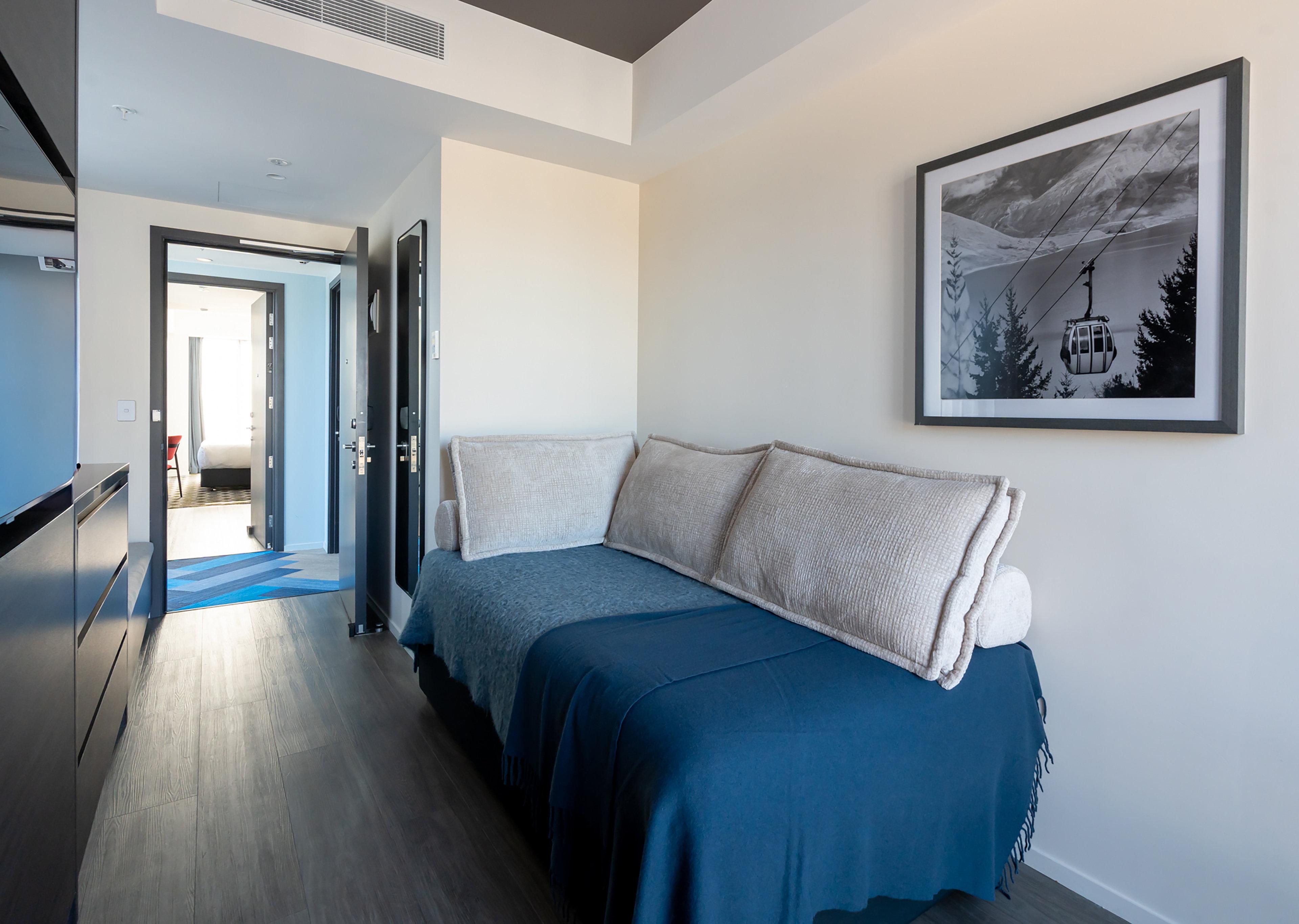 Family Room Premium King Bed